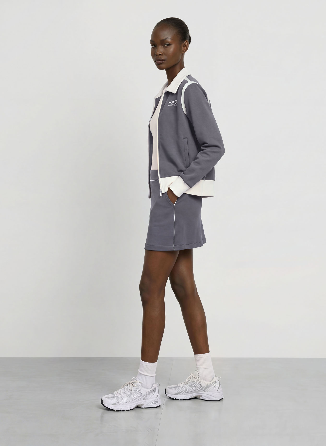 EA7 EMPORIO ARMANI Sweatjacke PRO: BRAUN / CREME