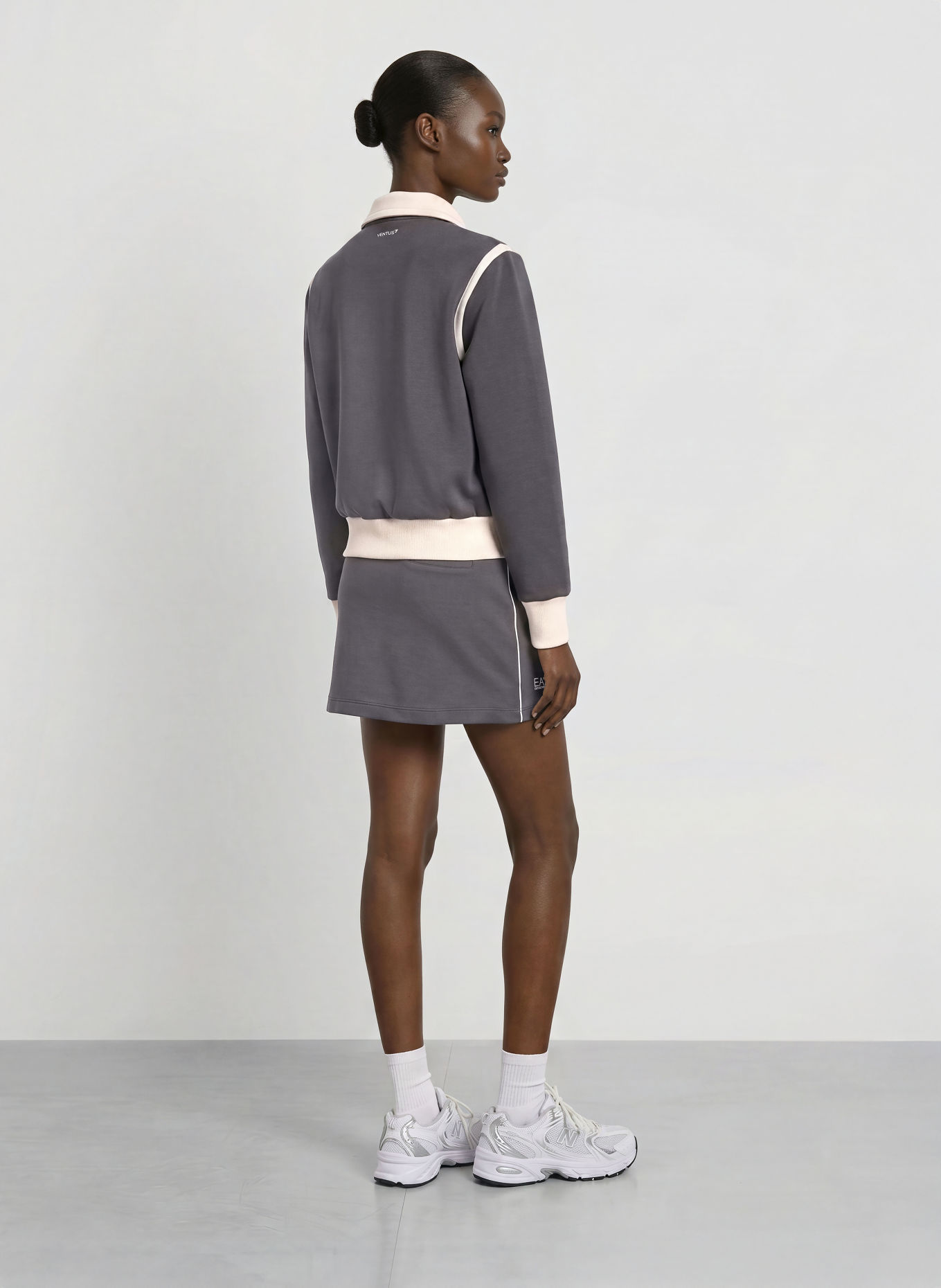 EA7 EMPORIO ARMANI Golfrock PRO: DUNKELGRAU / CREME
