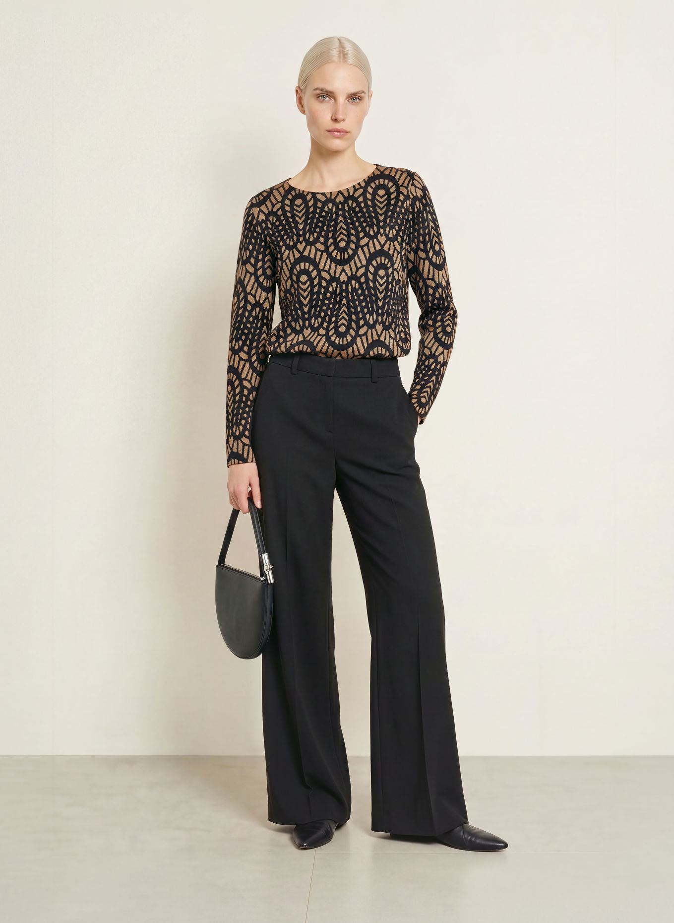 ZAÍDA Sweater: BEIGE / BLACK