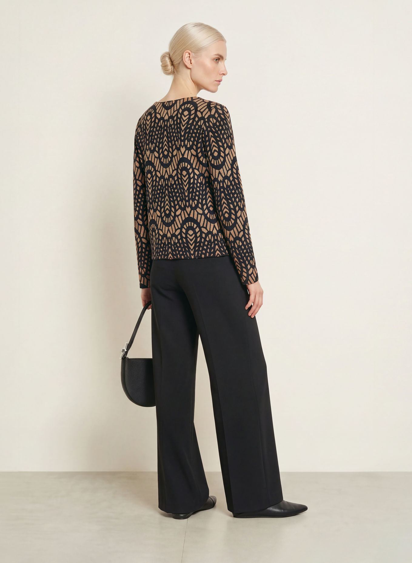 ZAÍDA Sweater: BEIGE / BLACK