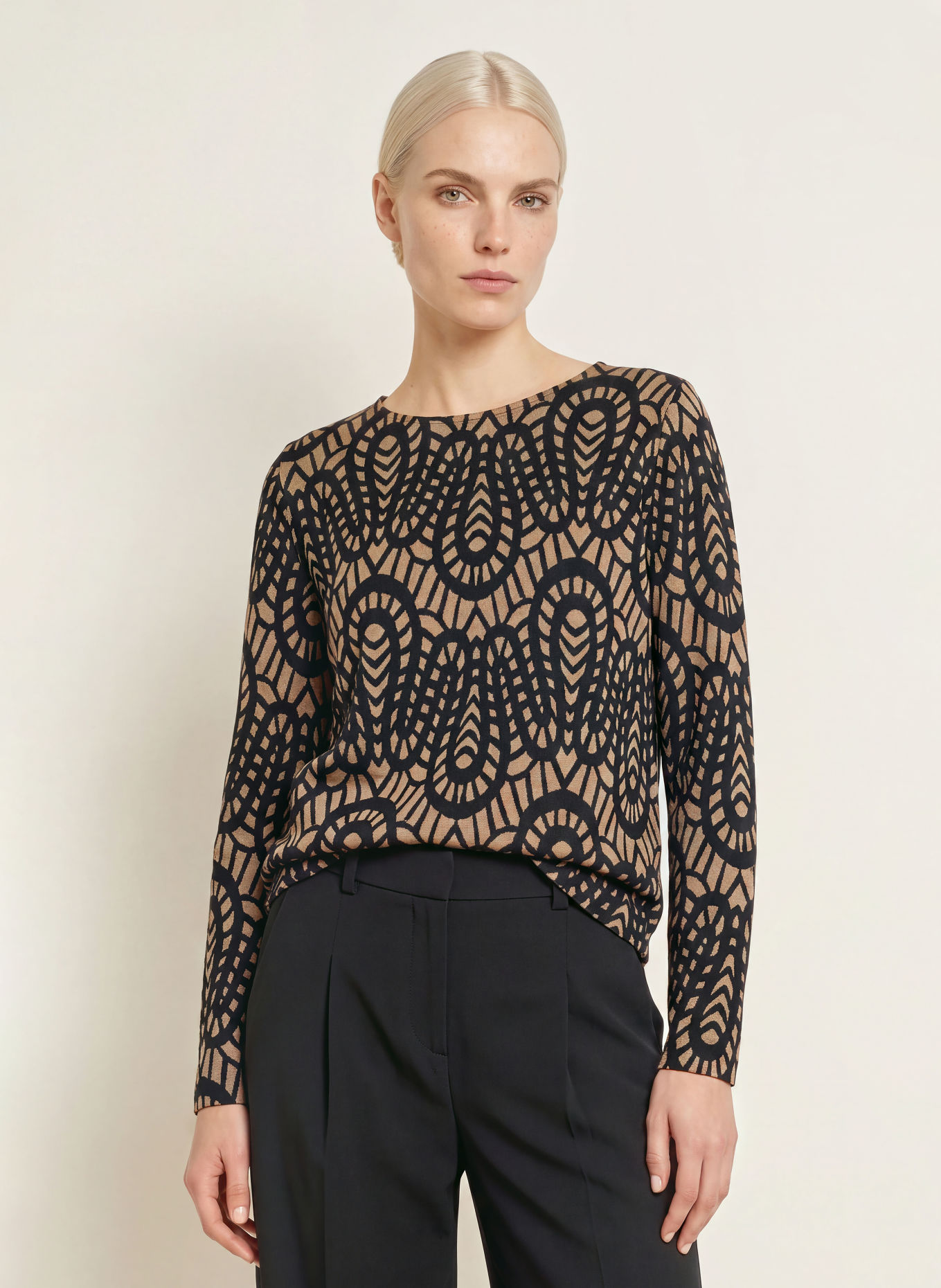 ZAÍDA Sweater: BEIGE / BLACK