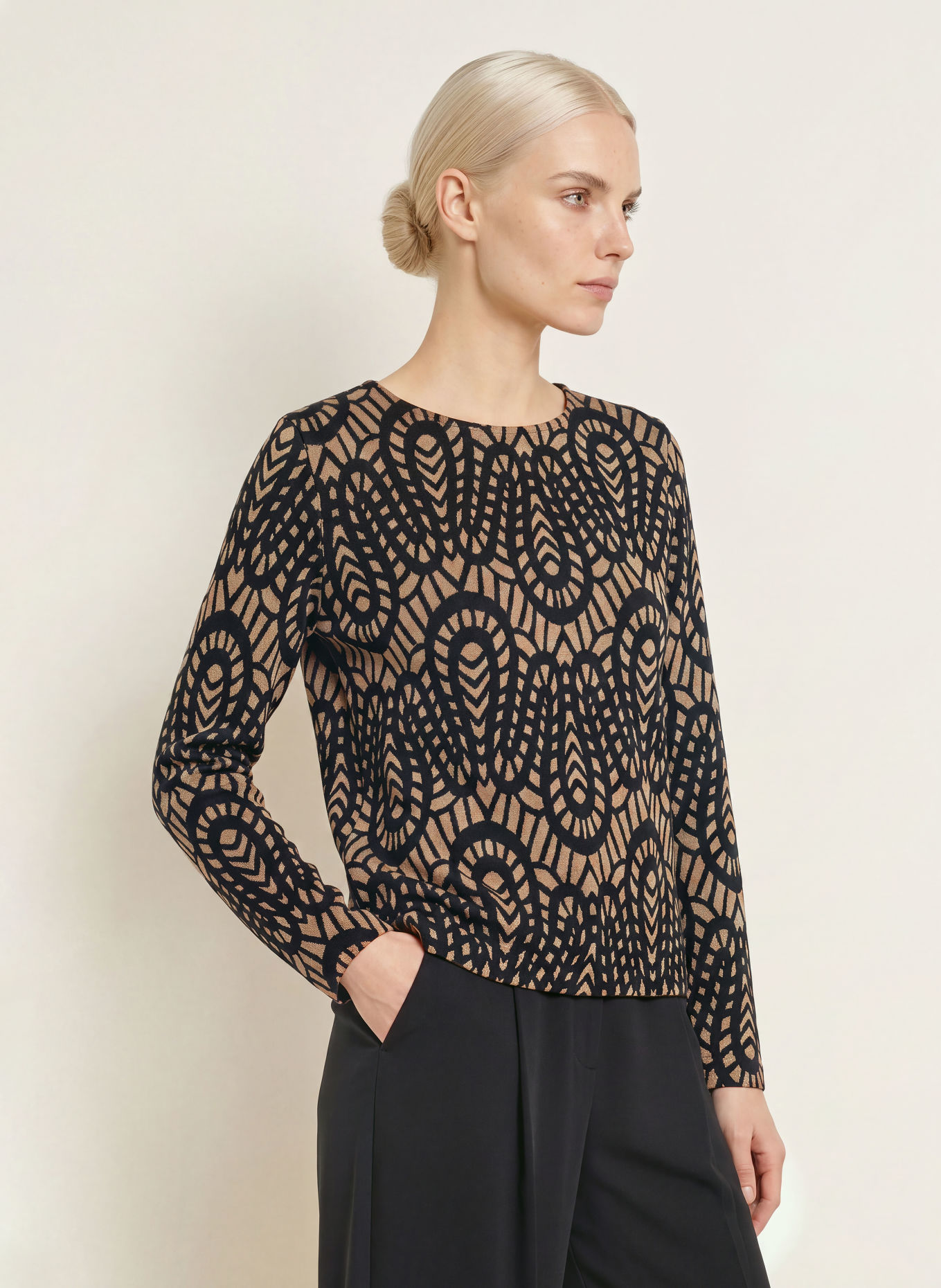 ZAÍDA Sweater: BEIGE / BLACK
