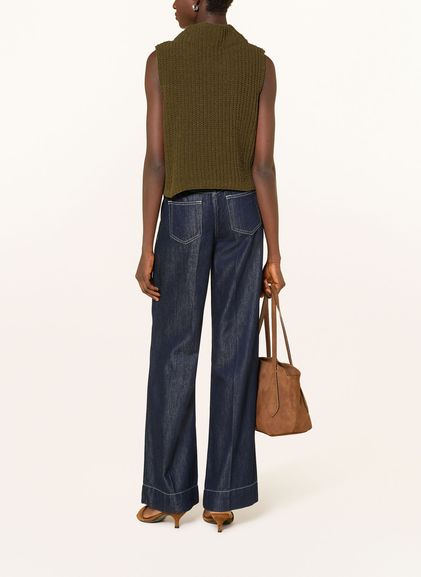 monari Spencer: KAKI