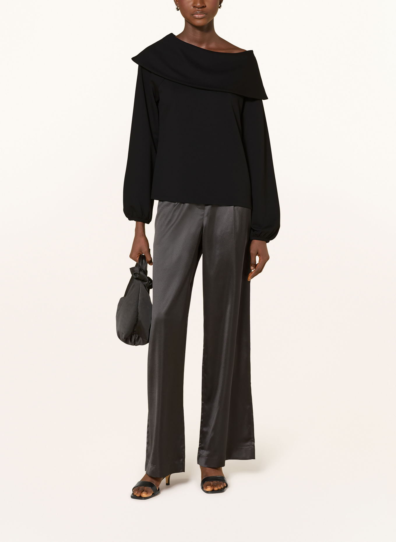 monari Sweatshirt: ZWART