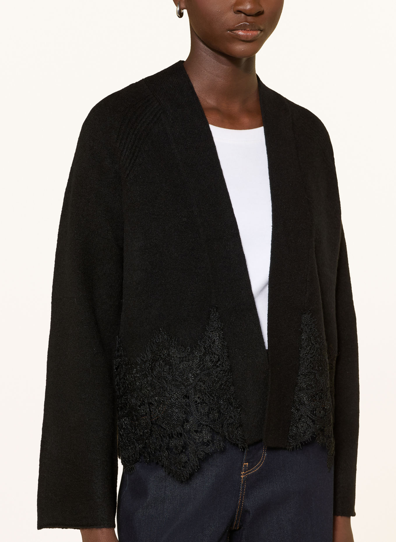 monari Knit wrap in a mix of materials with lace: BLACK