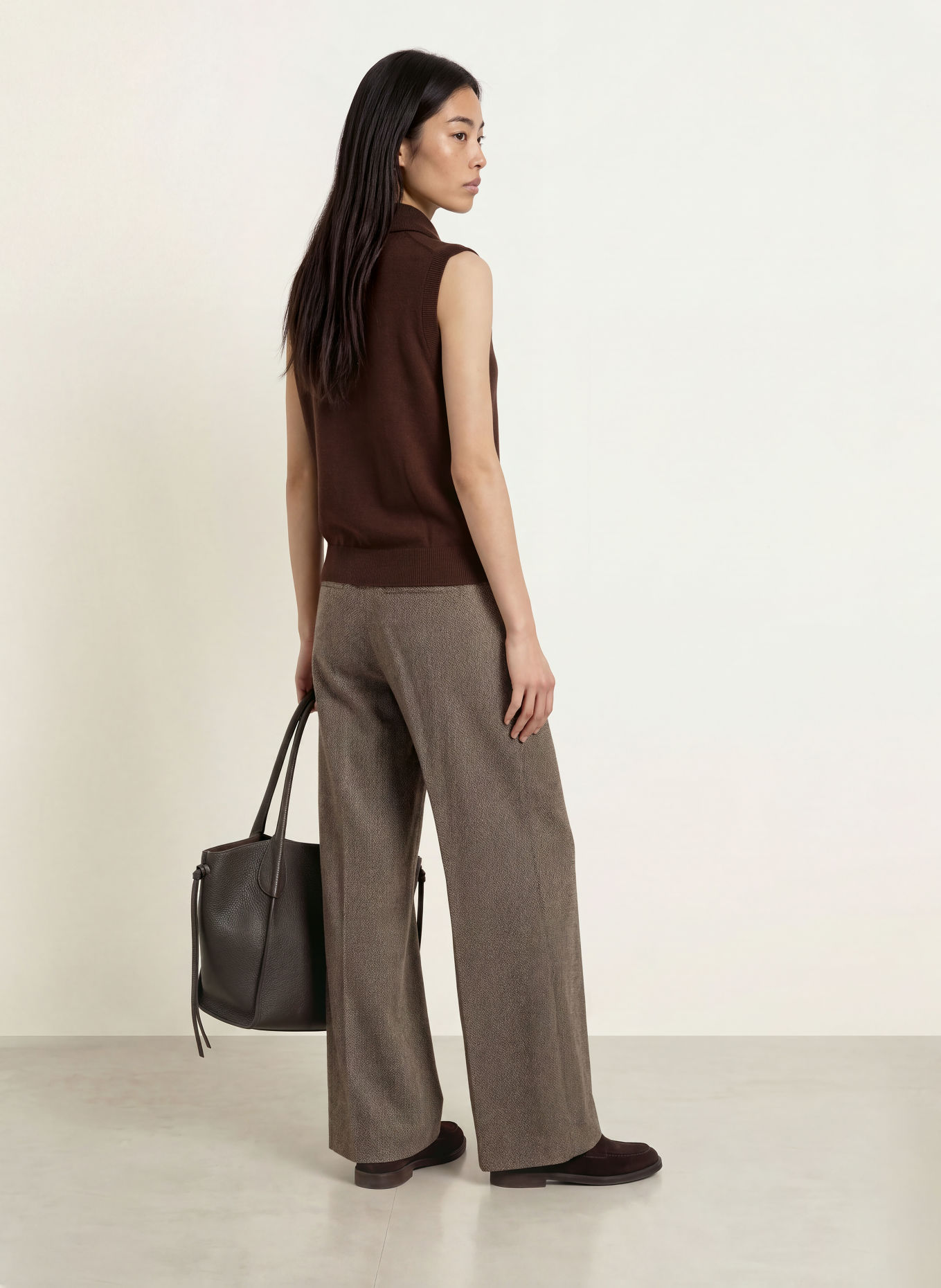 Smith & Soul Sweater vest with bow: DARK BROWN
