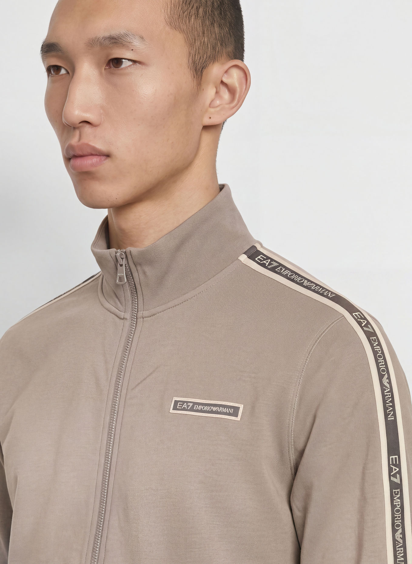EA7 EMPORIO ARMANI Sweatvest TRAIN LOGO: TAUPE / CRÈME