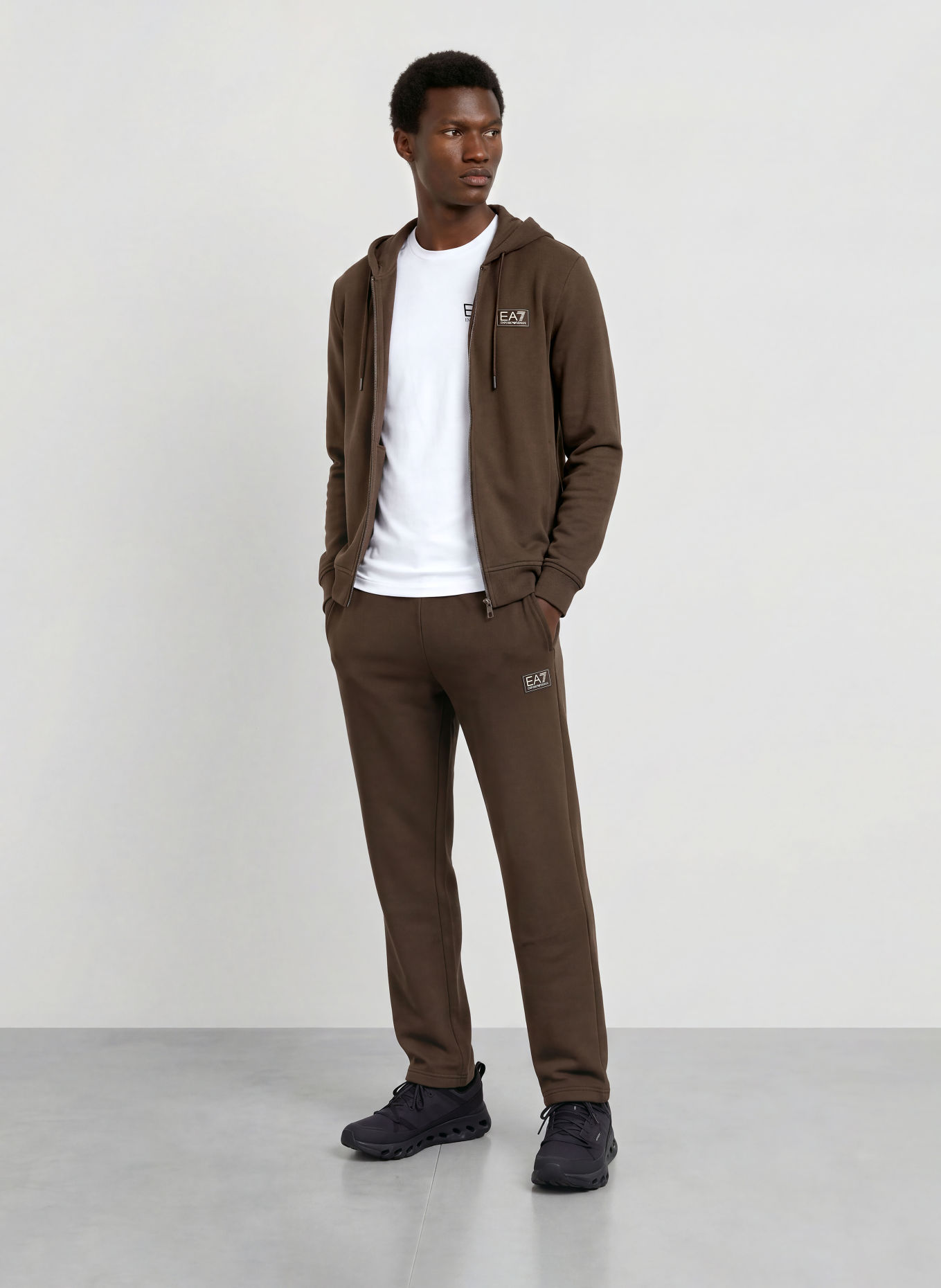 EA7 EMPORIO ARMANI Sweatpants: DUNKELBRAUN