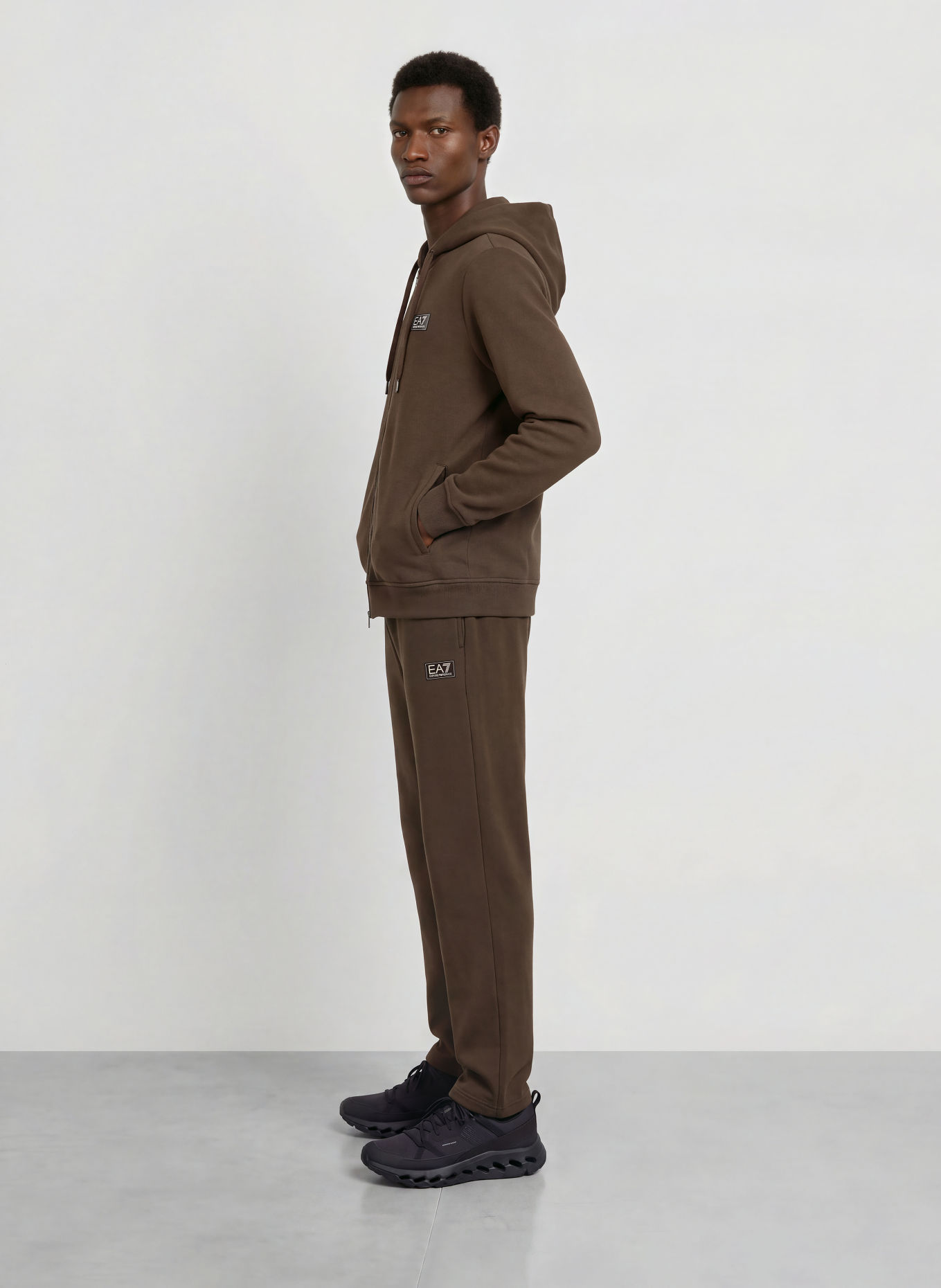 EA7 EMPORIO ARMANI Sweatpants: DUNKELBRAUN