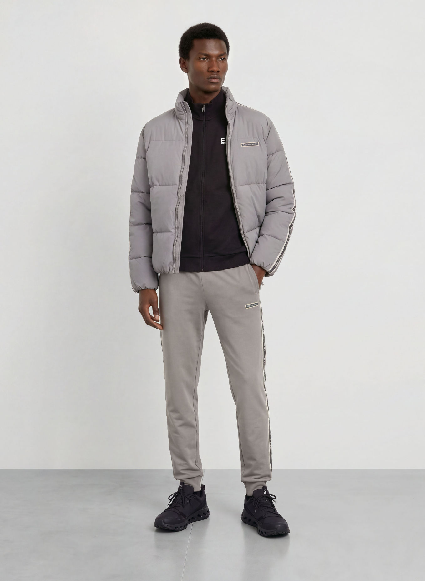 EA7 EMPORIO ARMANI Sweatpants: GRAU