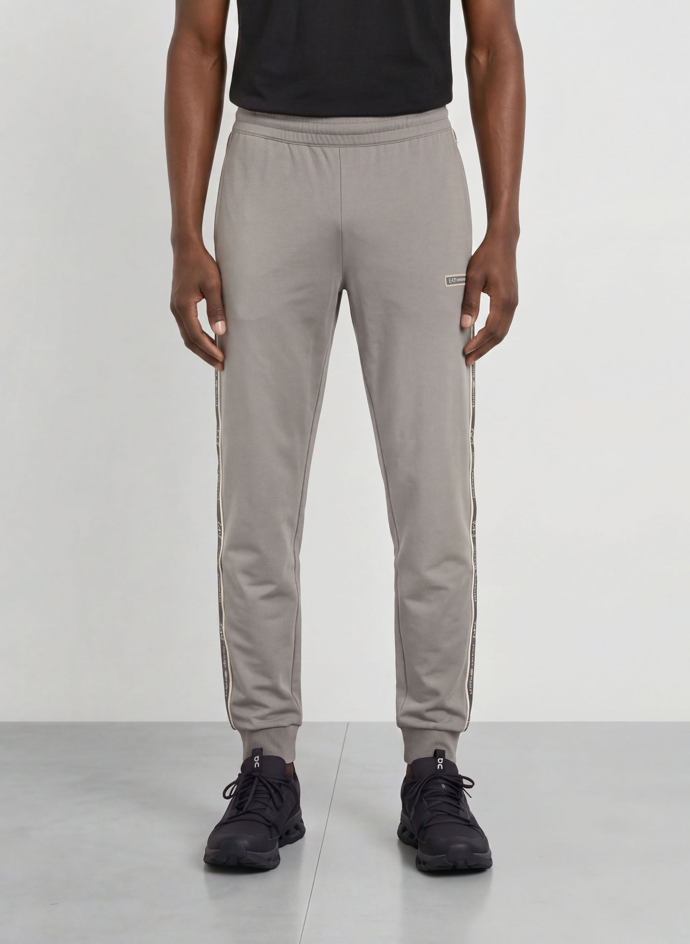 EA7 EMPORIO ARMANI Sweatpants: GRAU