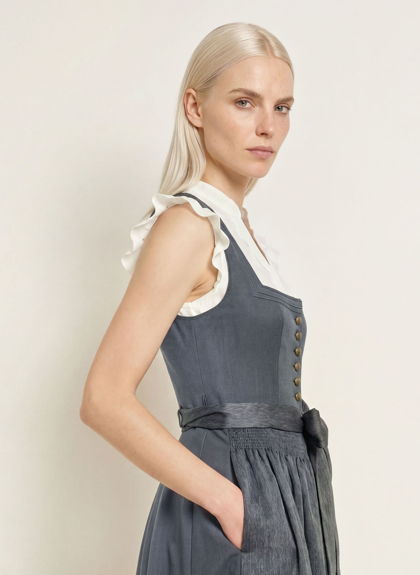 KRÜGER Dirndl NABILA: DONKERGRIJS