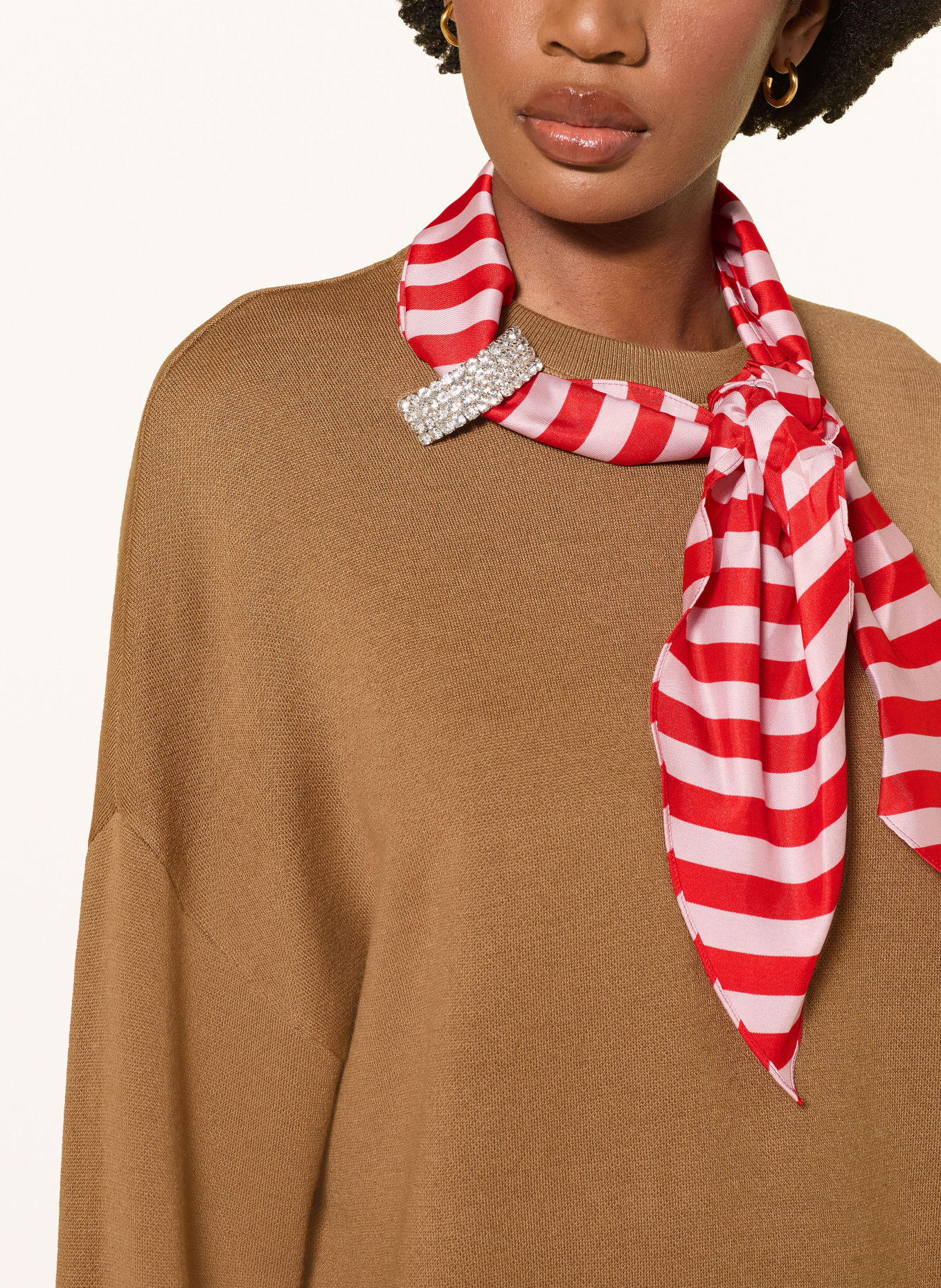 ESSENTIEL ANTWERP Pullover KURTIS mit Schmucksteinen: COGNAC / HELLROSA / ROT