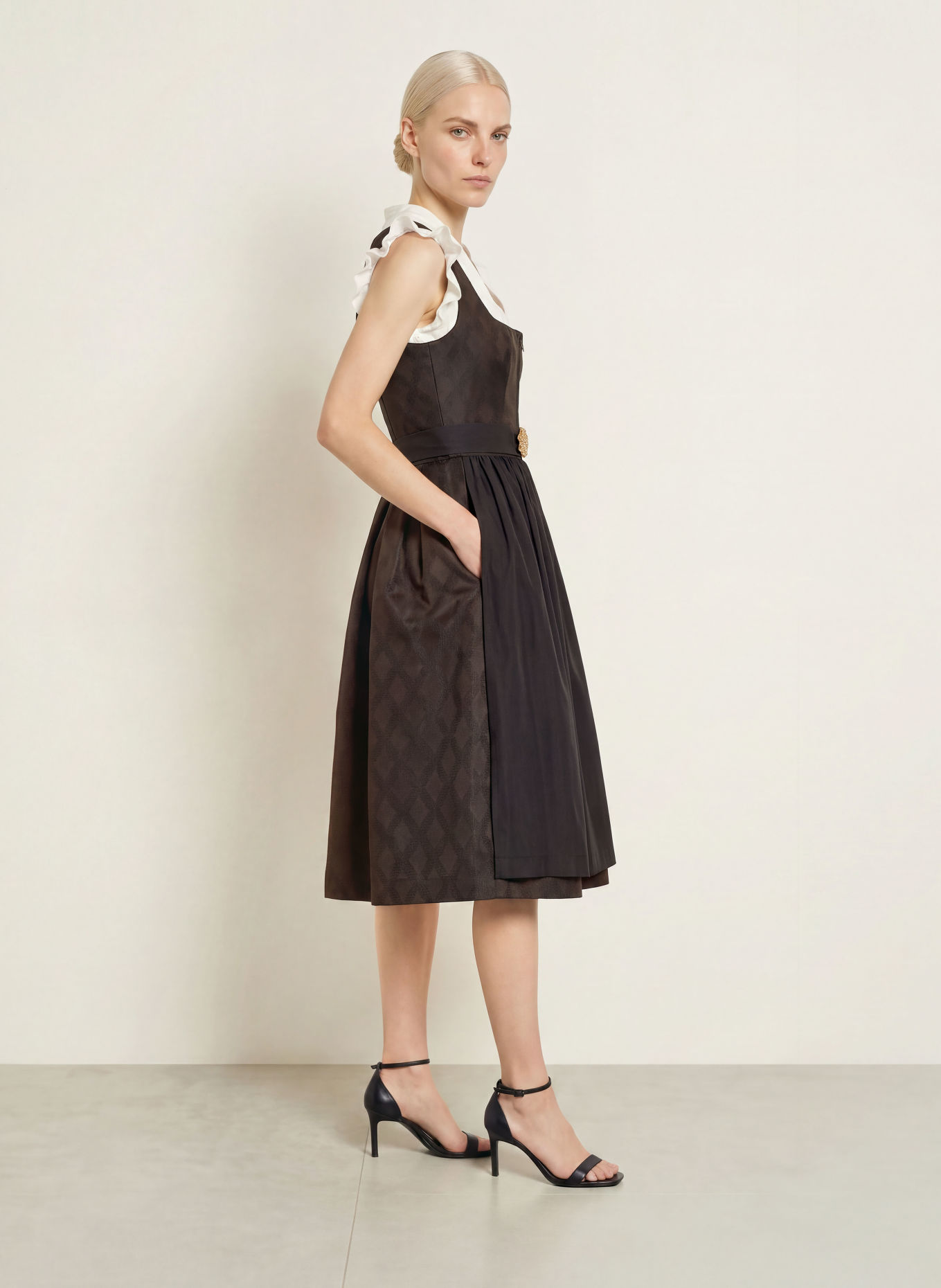 AlpenHERZ Dirndl MARGIE: DUNKELBRAUN