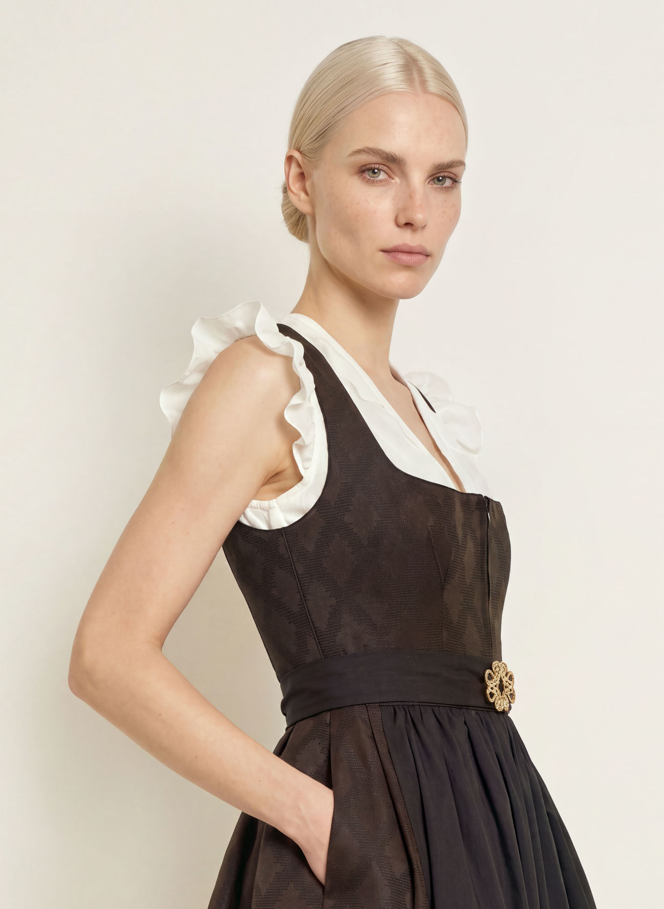 AlpenHERZ Dirndl MARGIE: DUNKELBRAUN