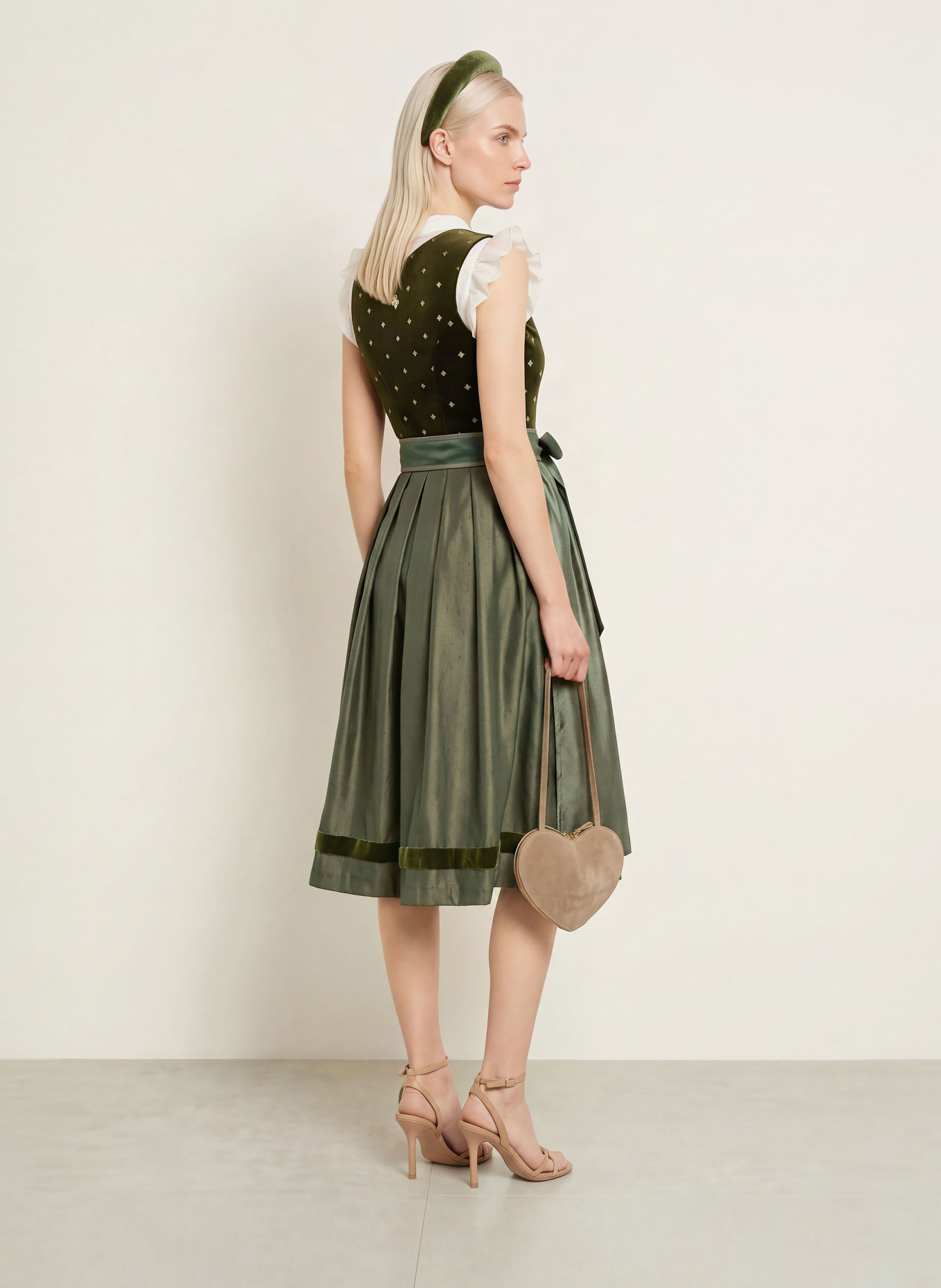 AlpenHERZ Dirndl: OLIV