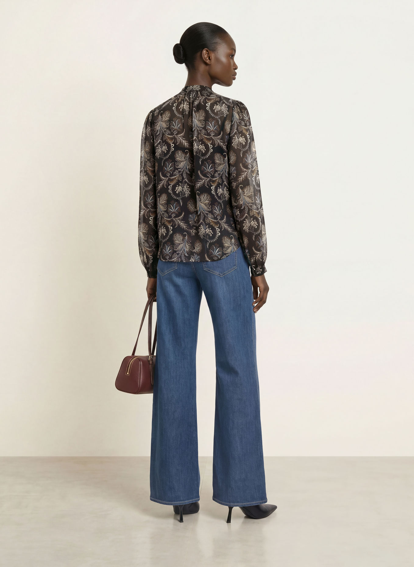 Veronica Beard Zijden blouse ASHLYNN: ZWART / CRÈME / PETROL