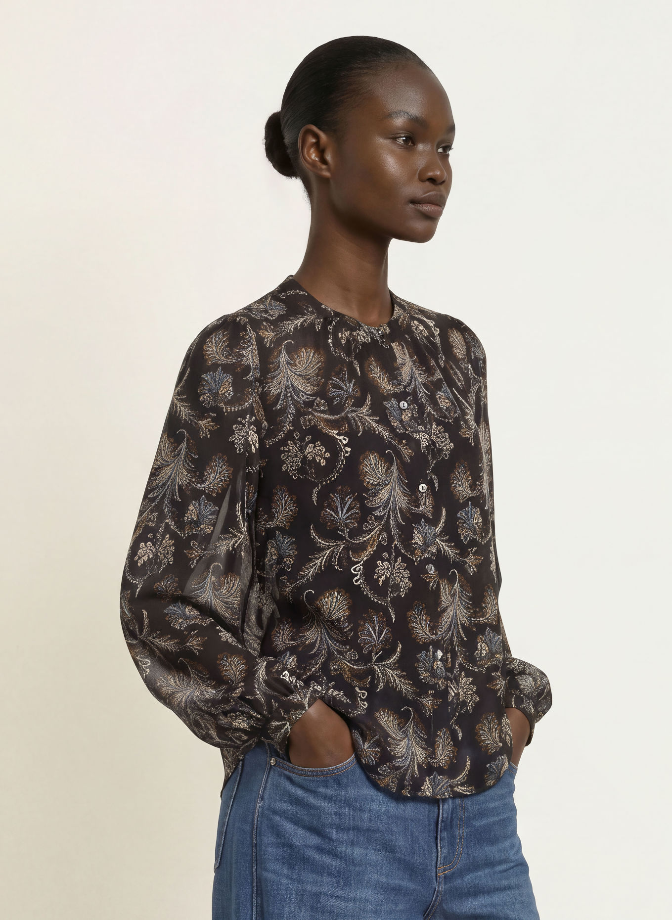 Veronica Beard Zijden blouse ASHLYNN: ZWART / CRÈME / PETROL