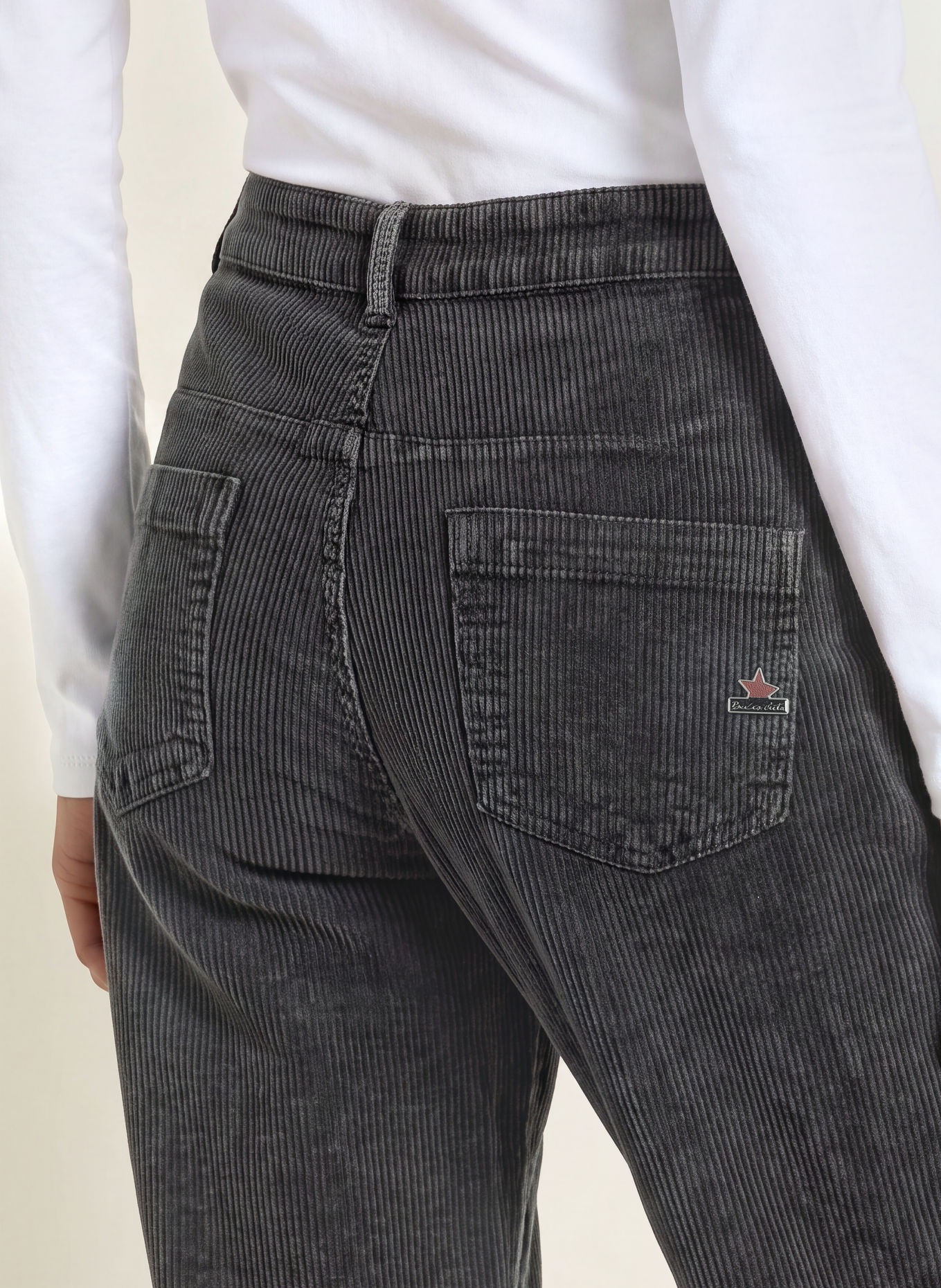 Buena Vista Cordhose: DUNKELGRAU
