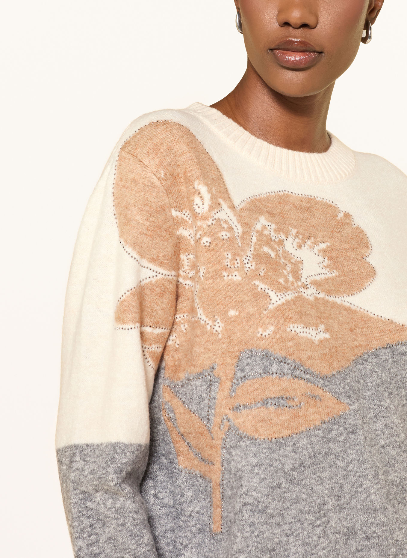 monari Pullover mit Schmucksteinen: GRAU / CAMEL / ECRU