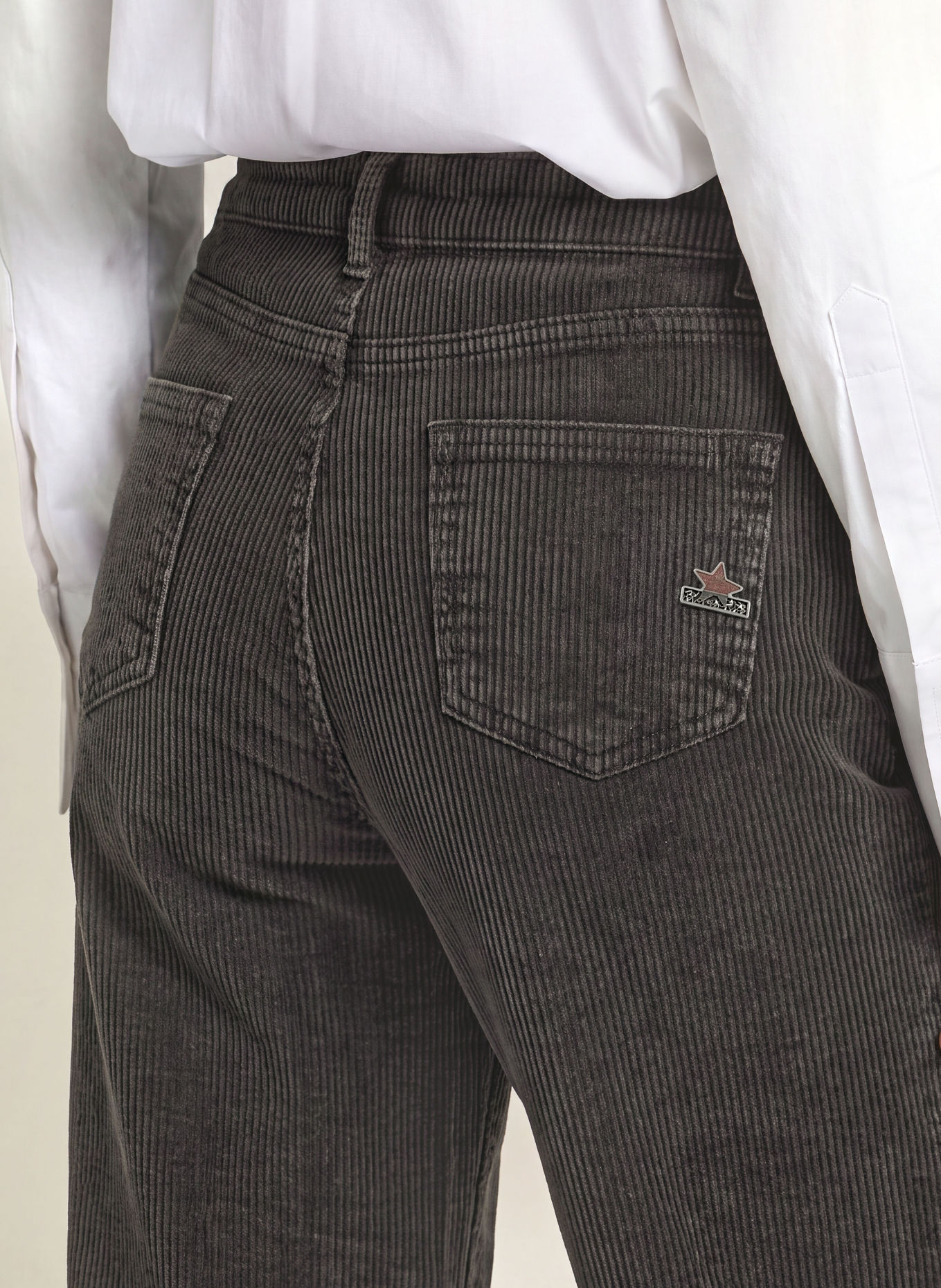 Buena Vista Cordhose: DUNKELGRAU