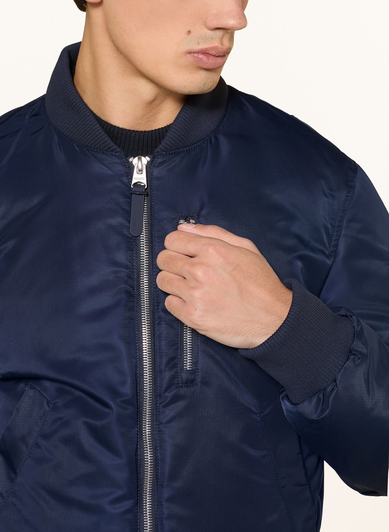 Mackage Blouson en duvet AUGUST-Z avec capuche amovible: BLEU FONCÉ / ÉCRU