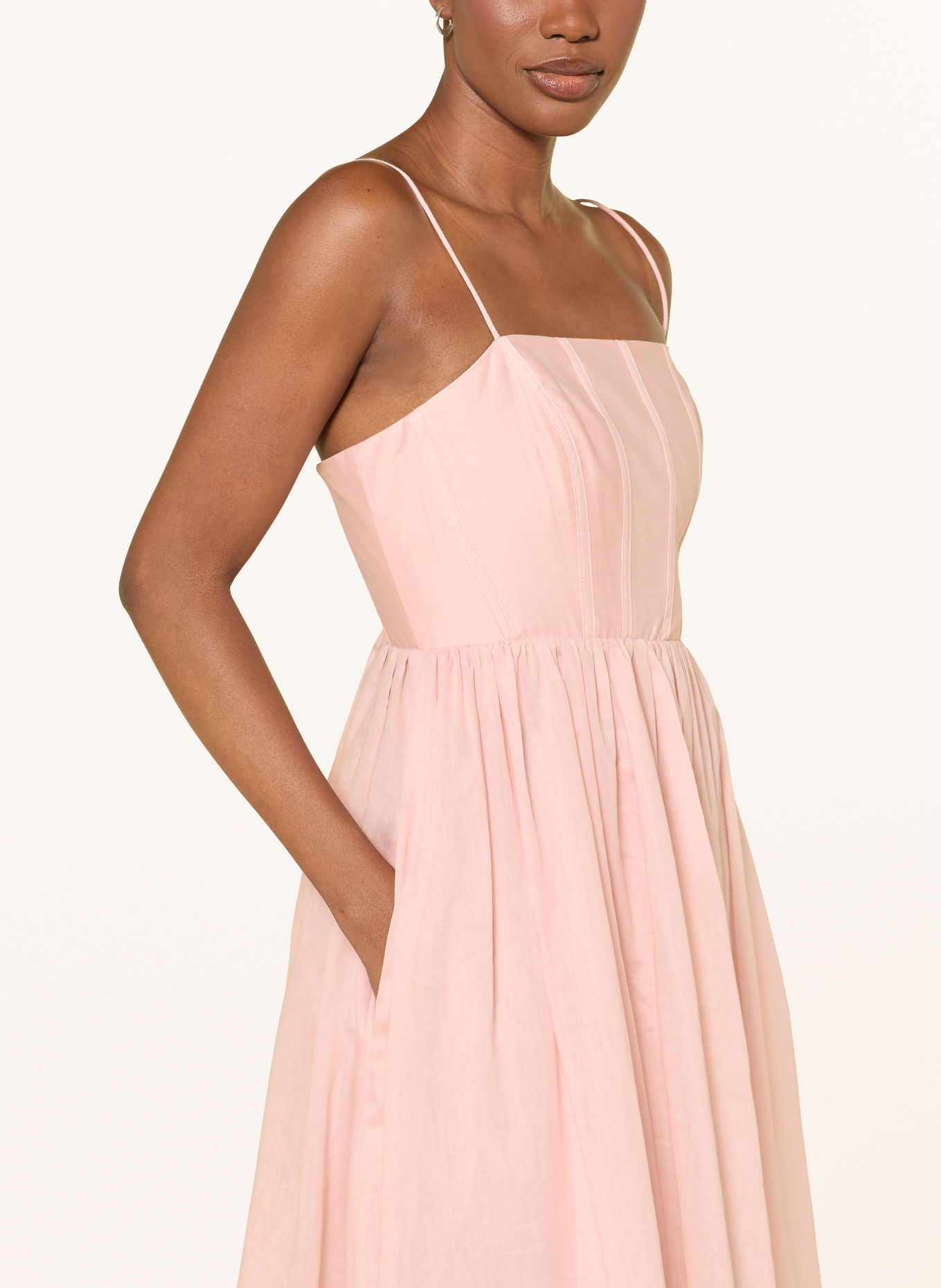Aje. Kleid ROSIE: HELLROSA