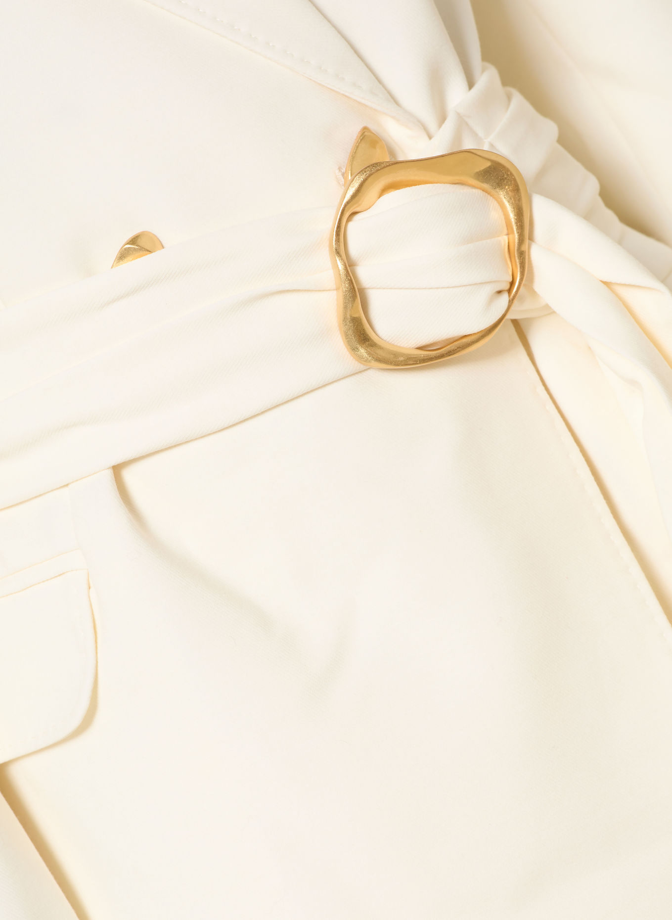 Aje. Longblazer SIMONE mit Spitze: CREME