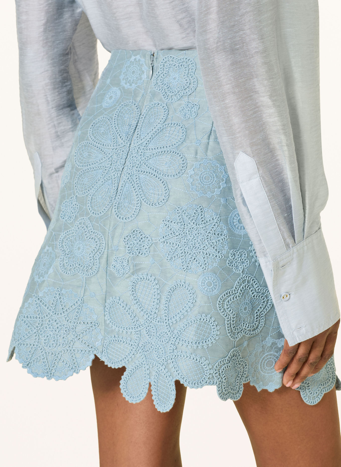 Aje. Rock GIA: HELLBLAU