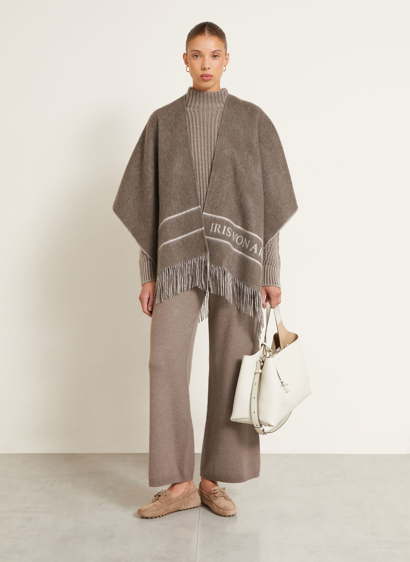 IRIS von ARNIM LUNEA Cashmere Cape: TAUPE / CREAM
