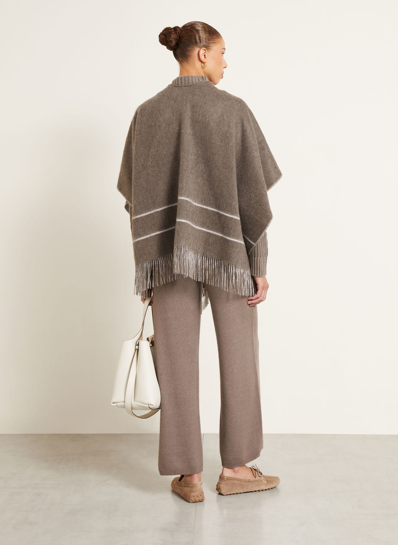 IRIS von ARNIM LUNEA Cashmere Cape: TAUPE / CREAM