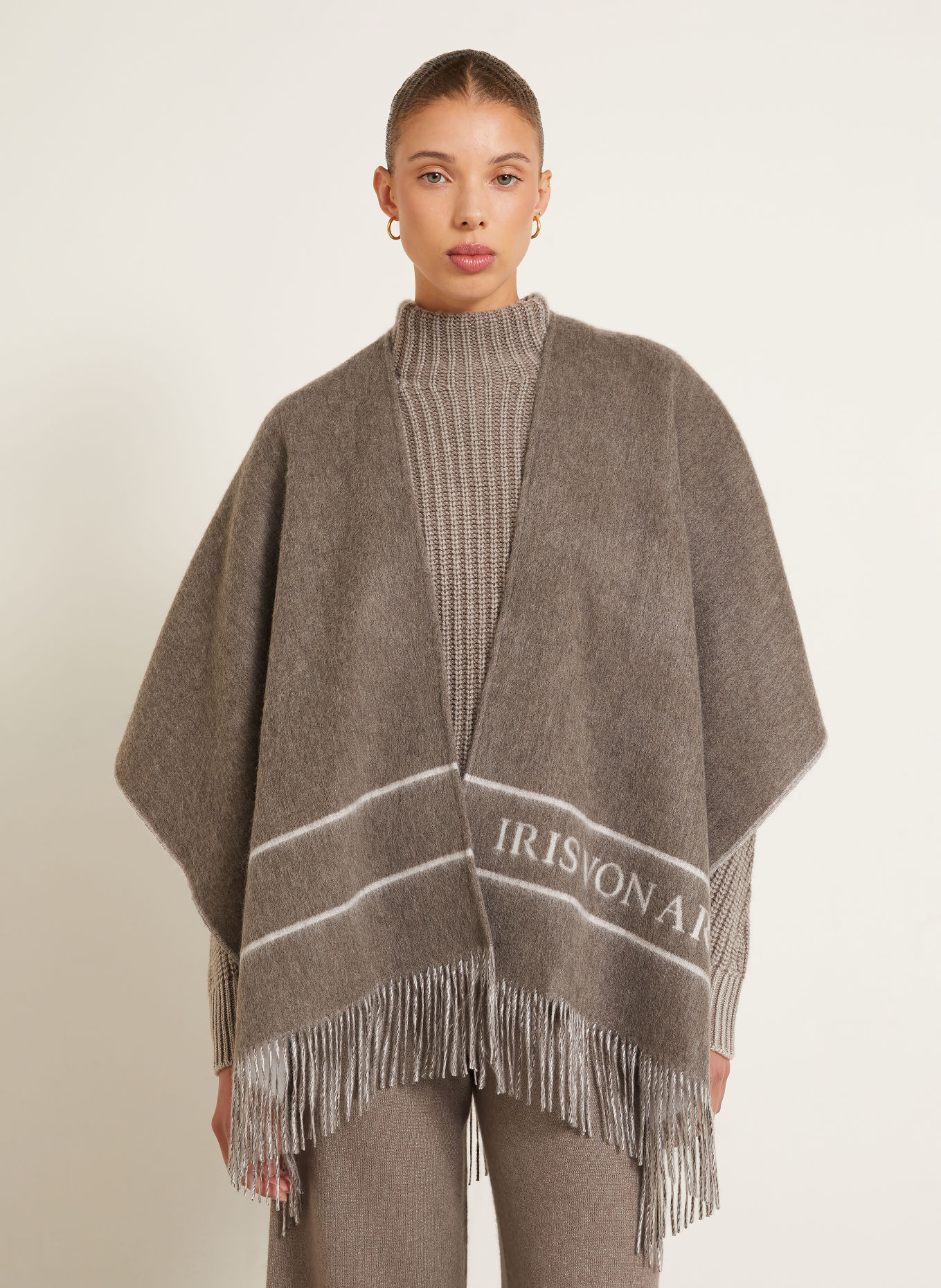 IRIS von ARNIM LUNEA Cashmere Cape: TAUPE / CREAM