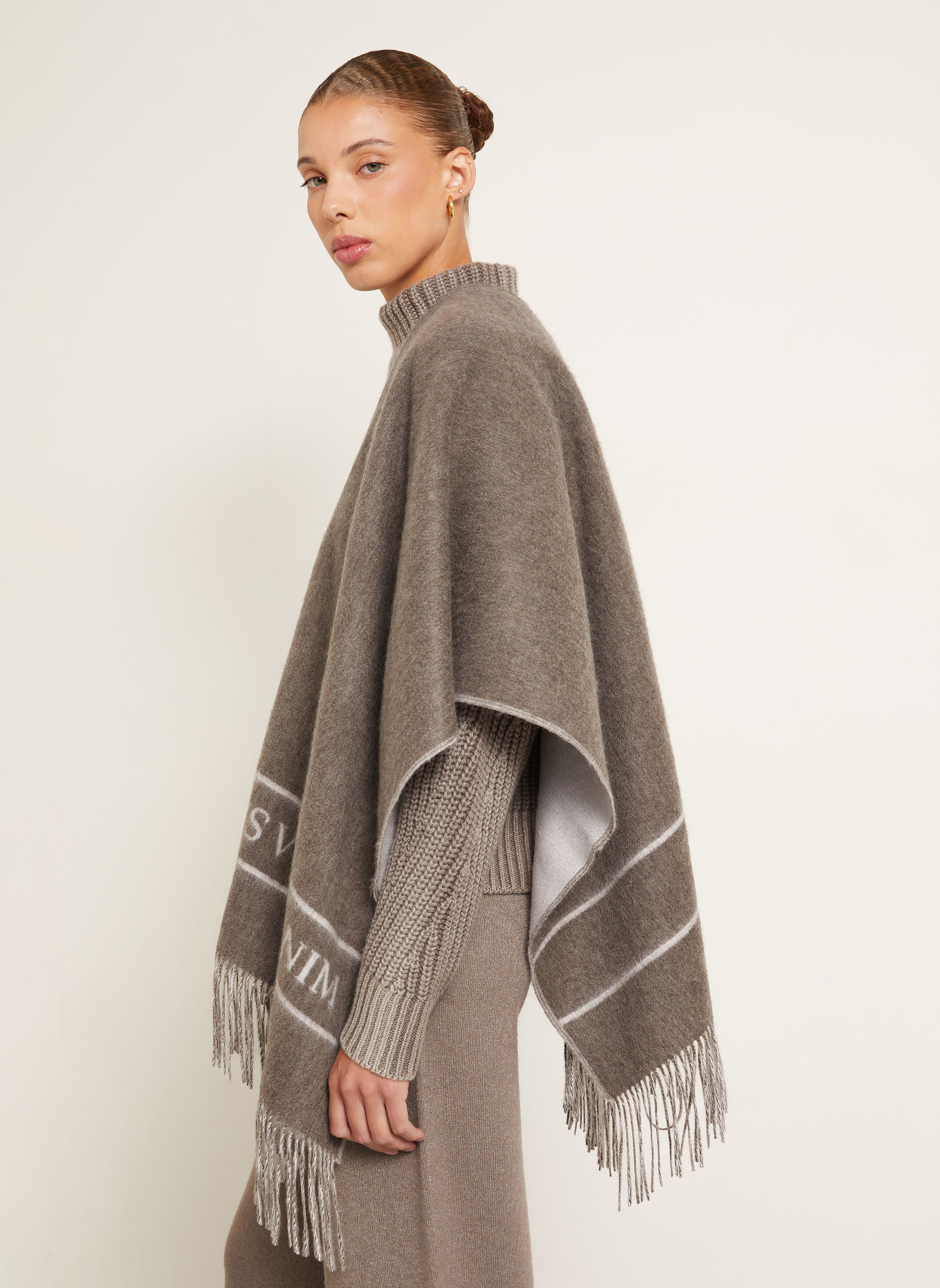 IRIS von ARNIM LUNEA Cashmere Cape: TAUPE / CREAM