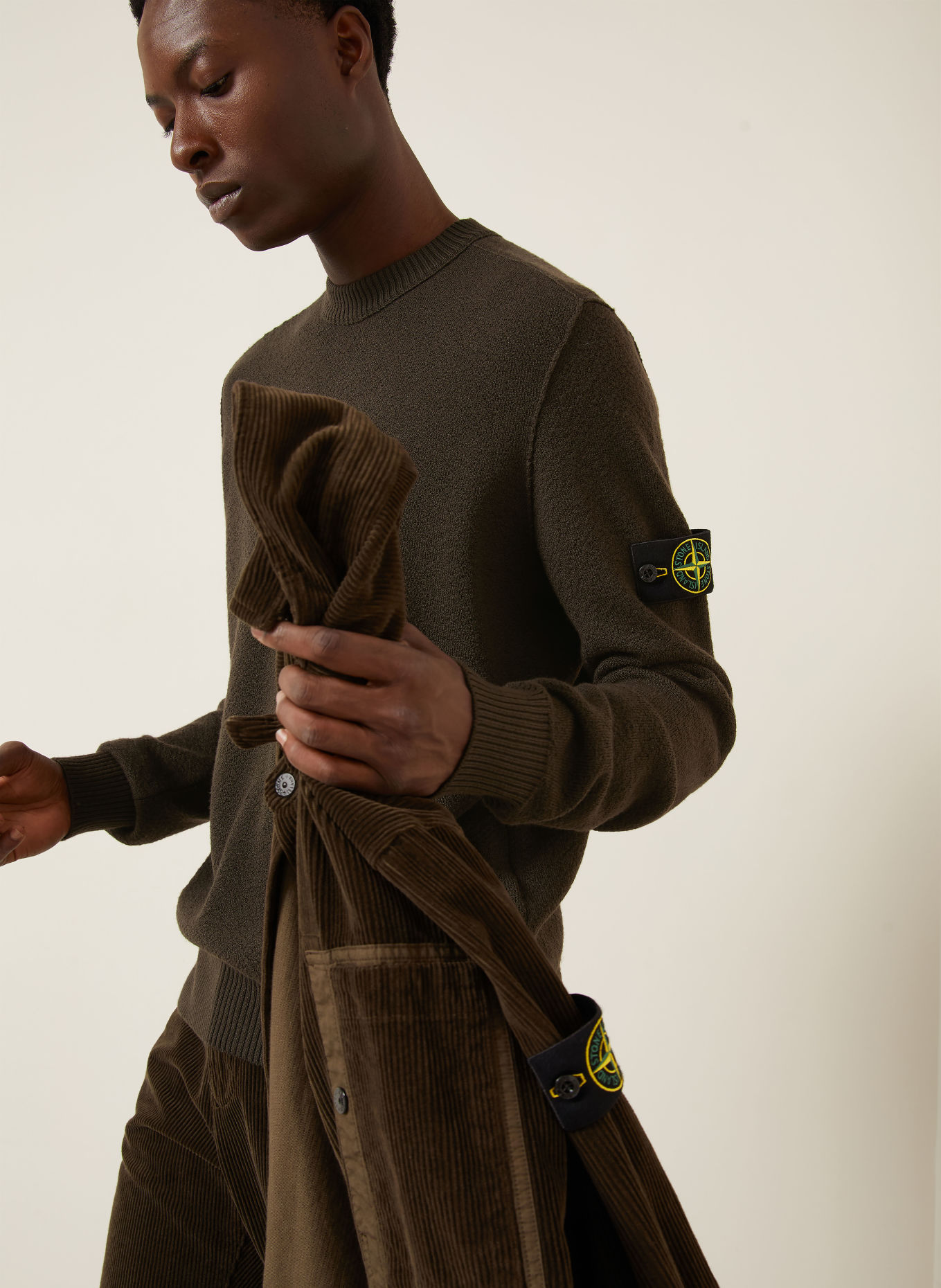 STONE ISLAND Pullover: DUNKELBRAUN / GELB / SCHWARZ