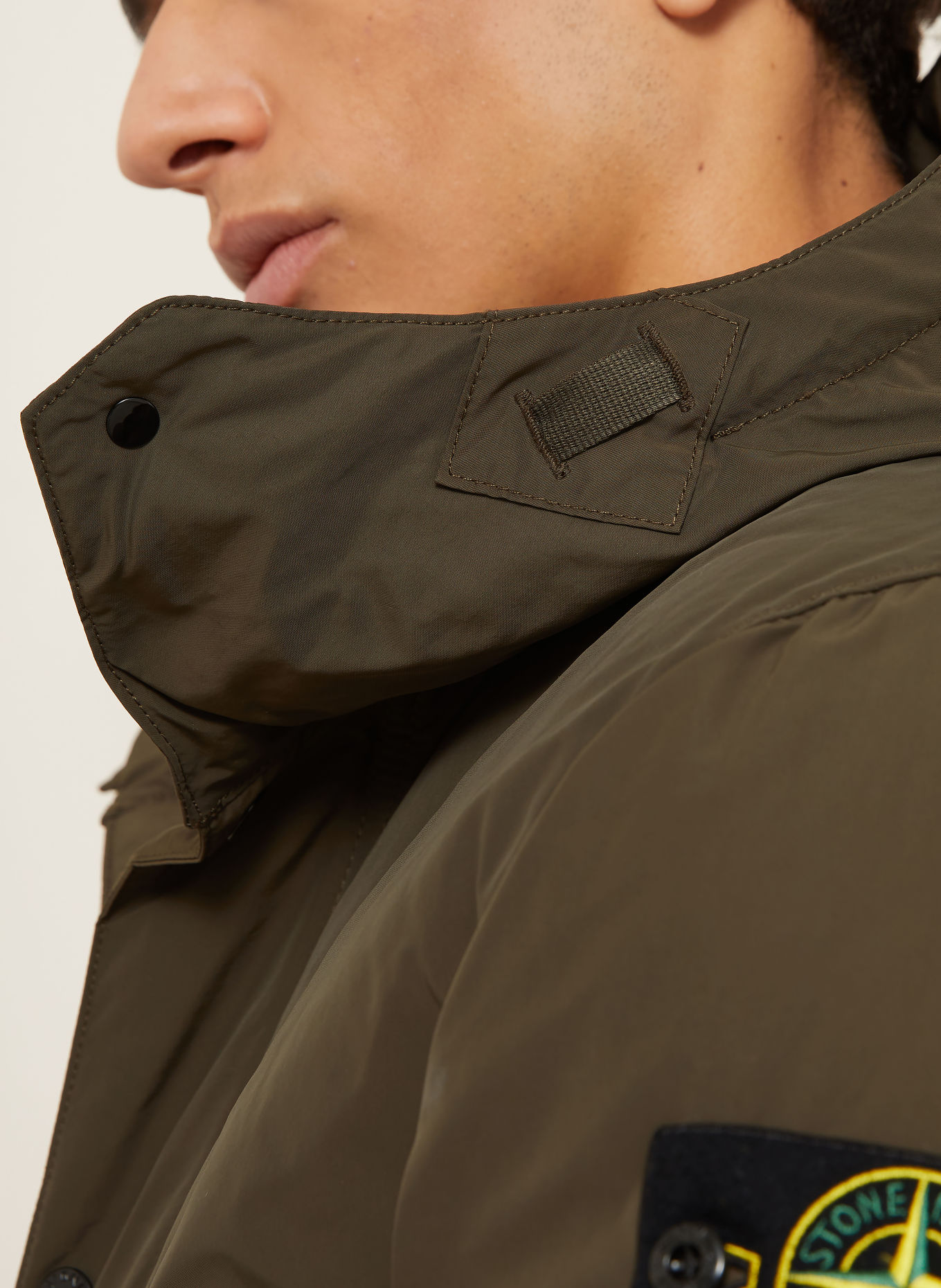 STONE ISLAND Péřová parka: KHAKI