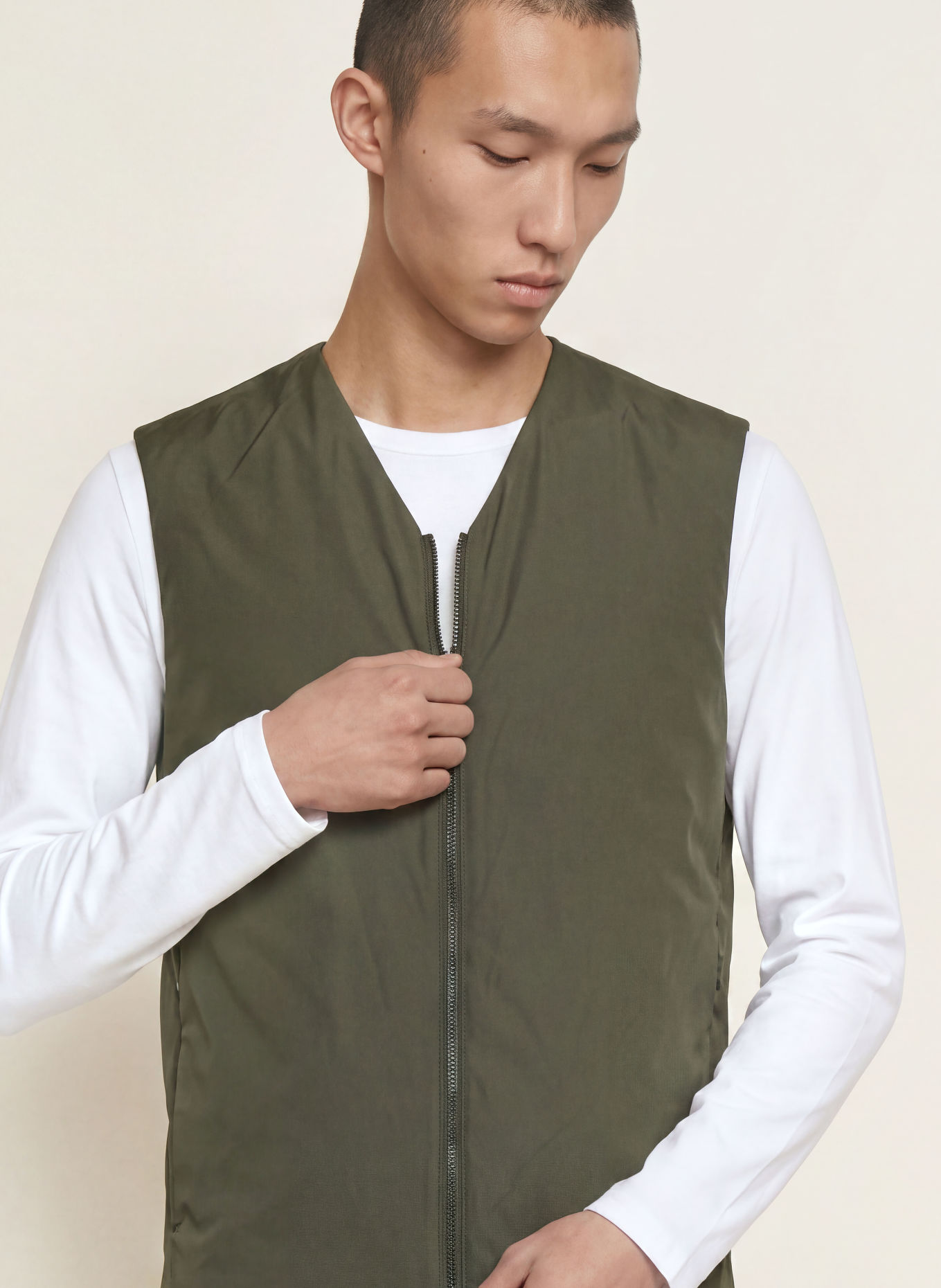 TIGER OF SWEDEN Bodywarmer MARVE: DONKERGROEN