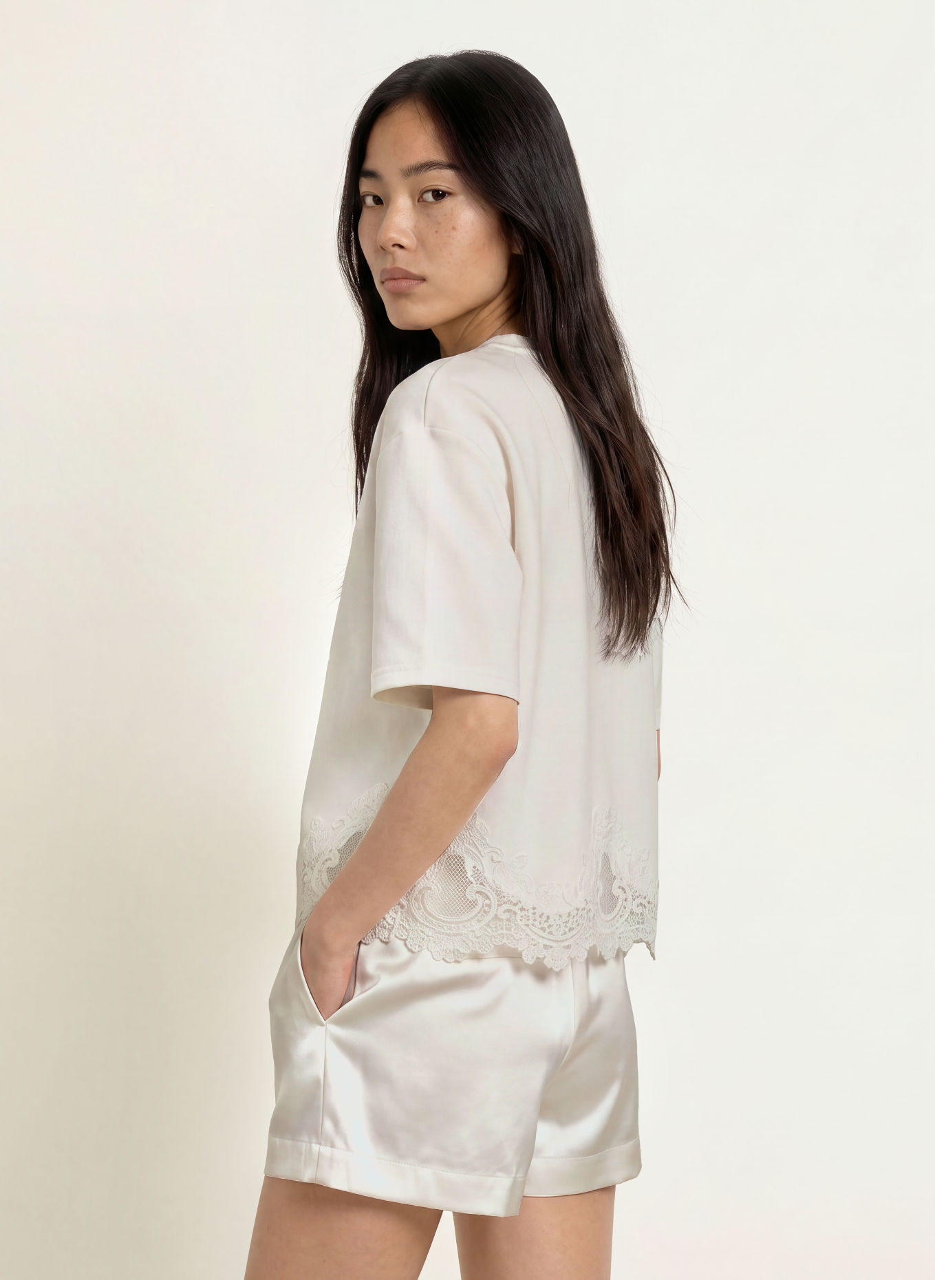 NEO NOIR T-Shirt IRIA mit Spitze: WEISS