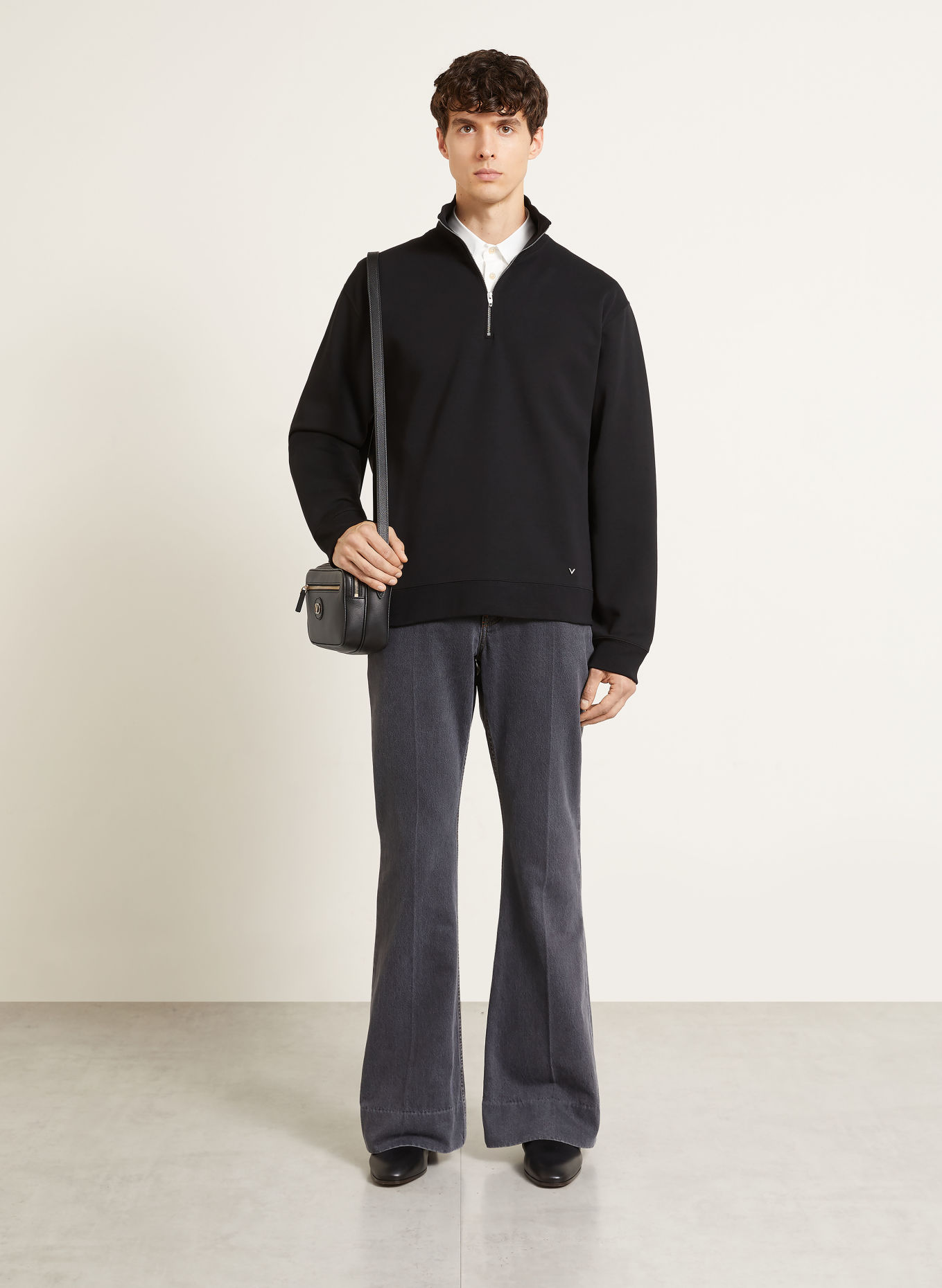 VALENTINO Pull sweat col zippé V DETAIL: NOIR