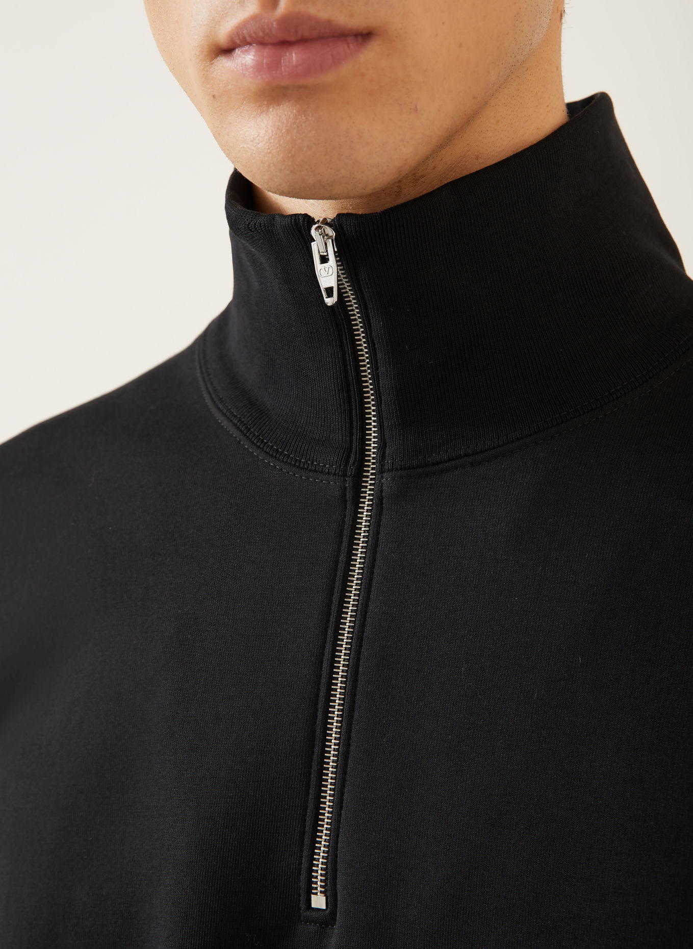 VALENTINO Pull sweat col zippé V DETAIL: NOIR
