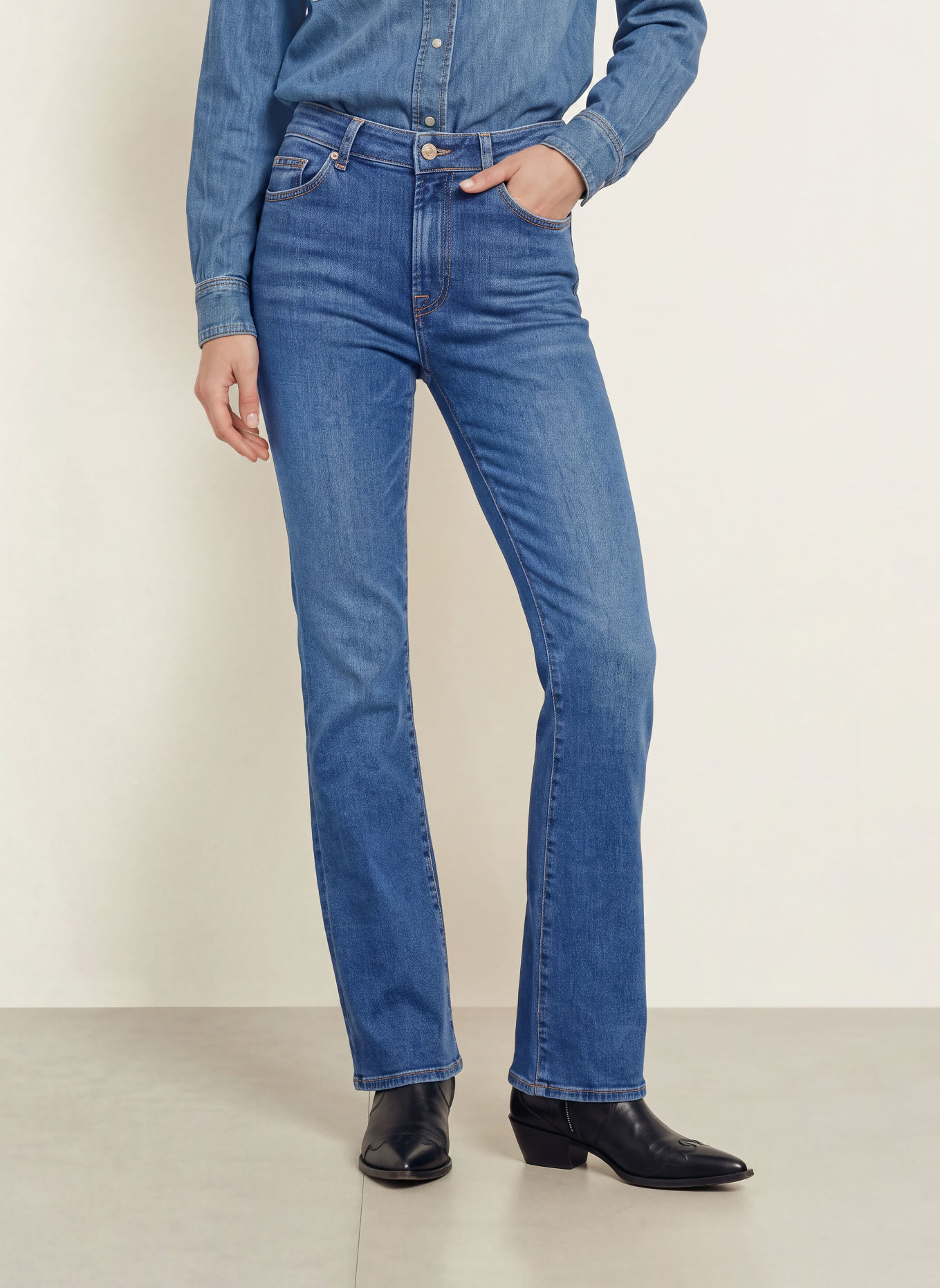 7 for all mankind Bootcut jeans THE LEGGY BOOTCUT: 3RY CLOUD