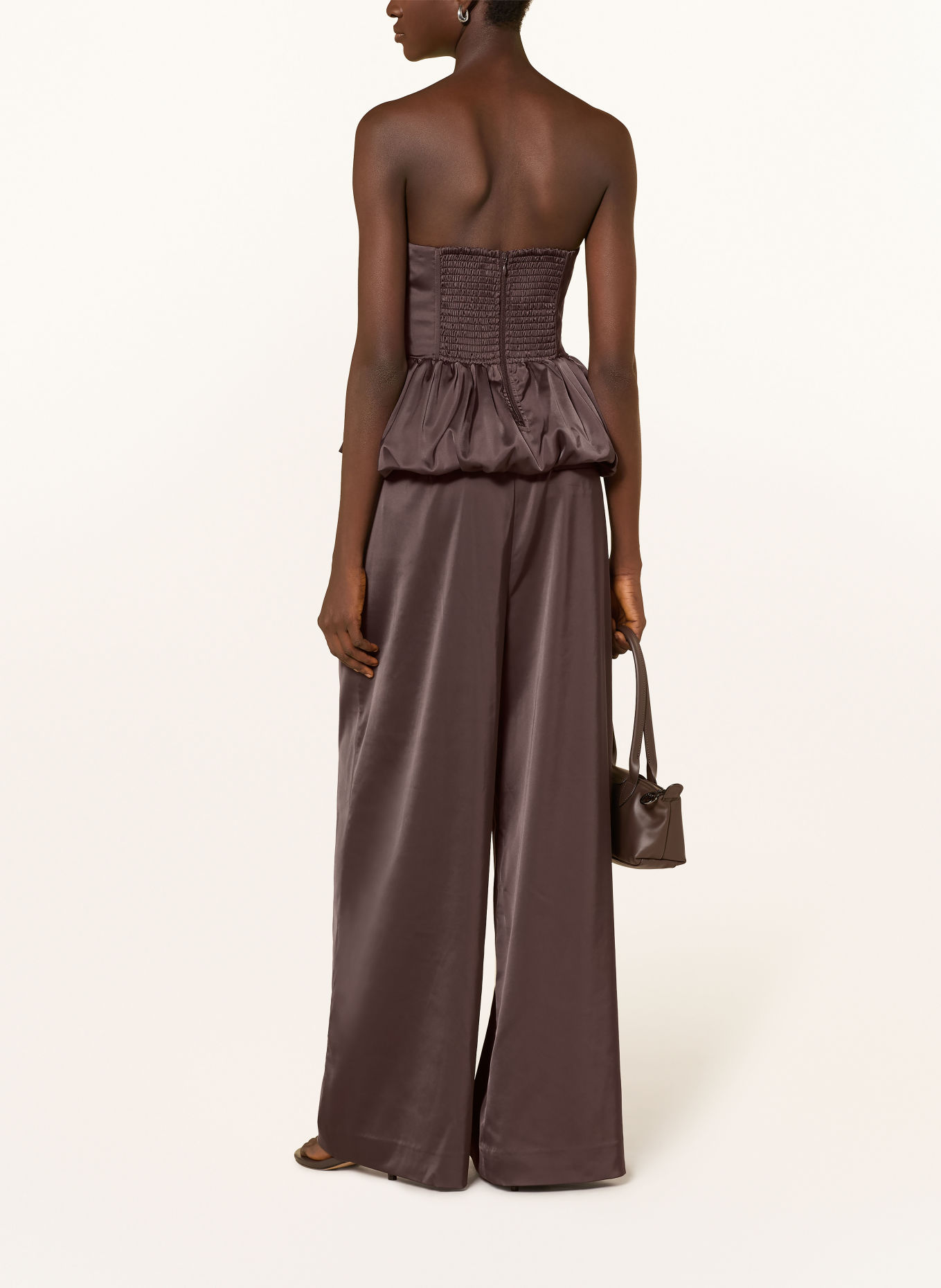 GESTUZ GZELVA Off-Shoulder Top in Satin: DARK BROWN