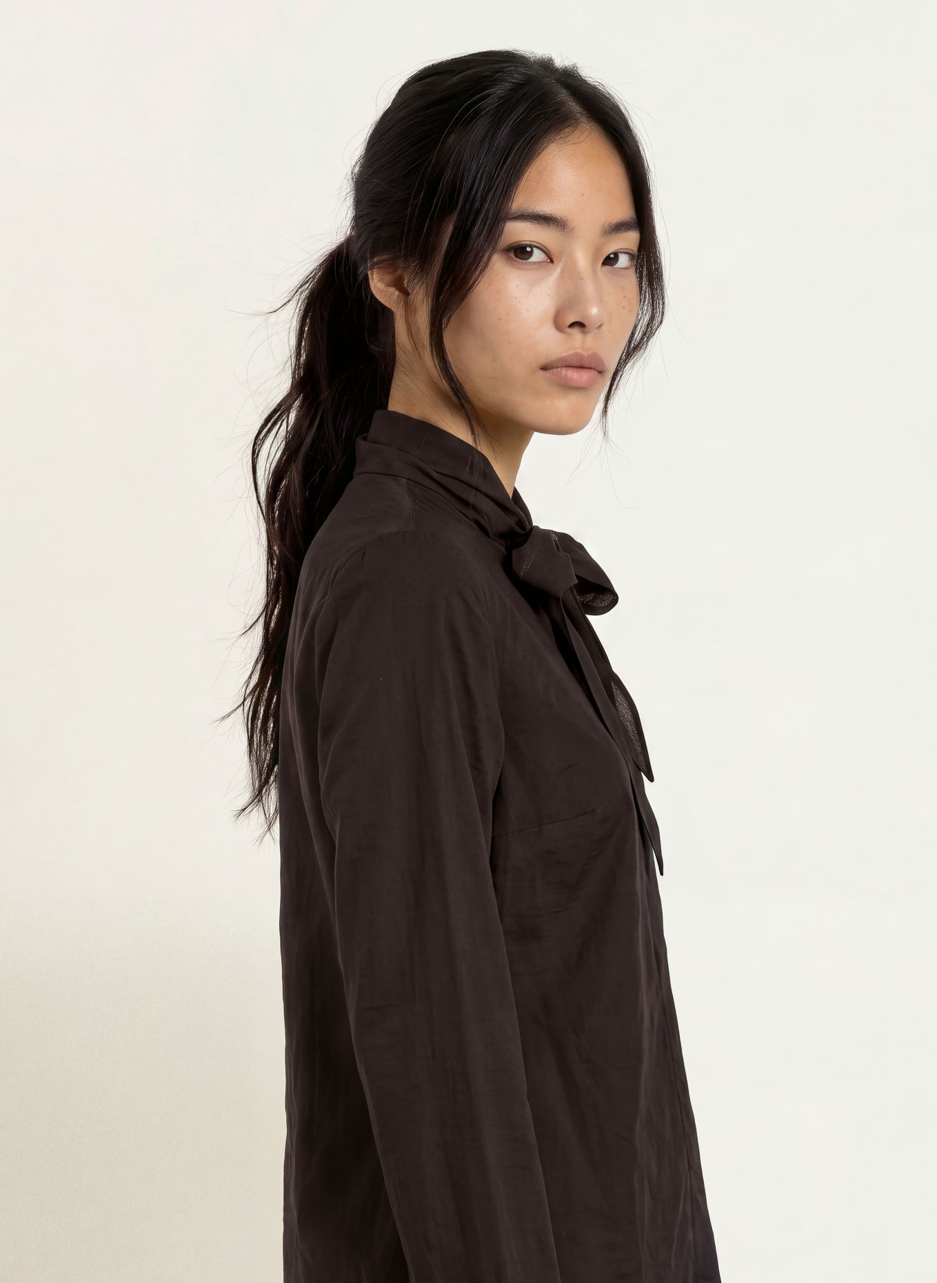 TIGER OF SWEDEN SOREN Tie-neck blouse: DARK BROWN