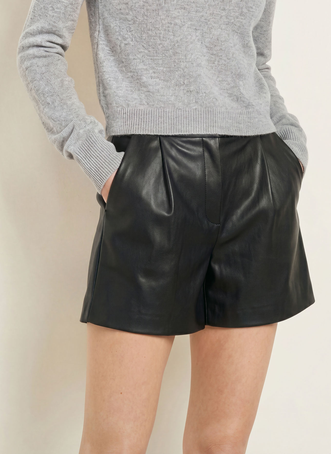 Rich & Royal Shorts i læderlook: SORT