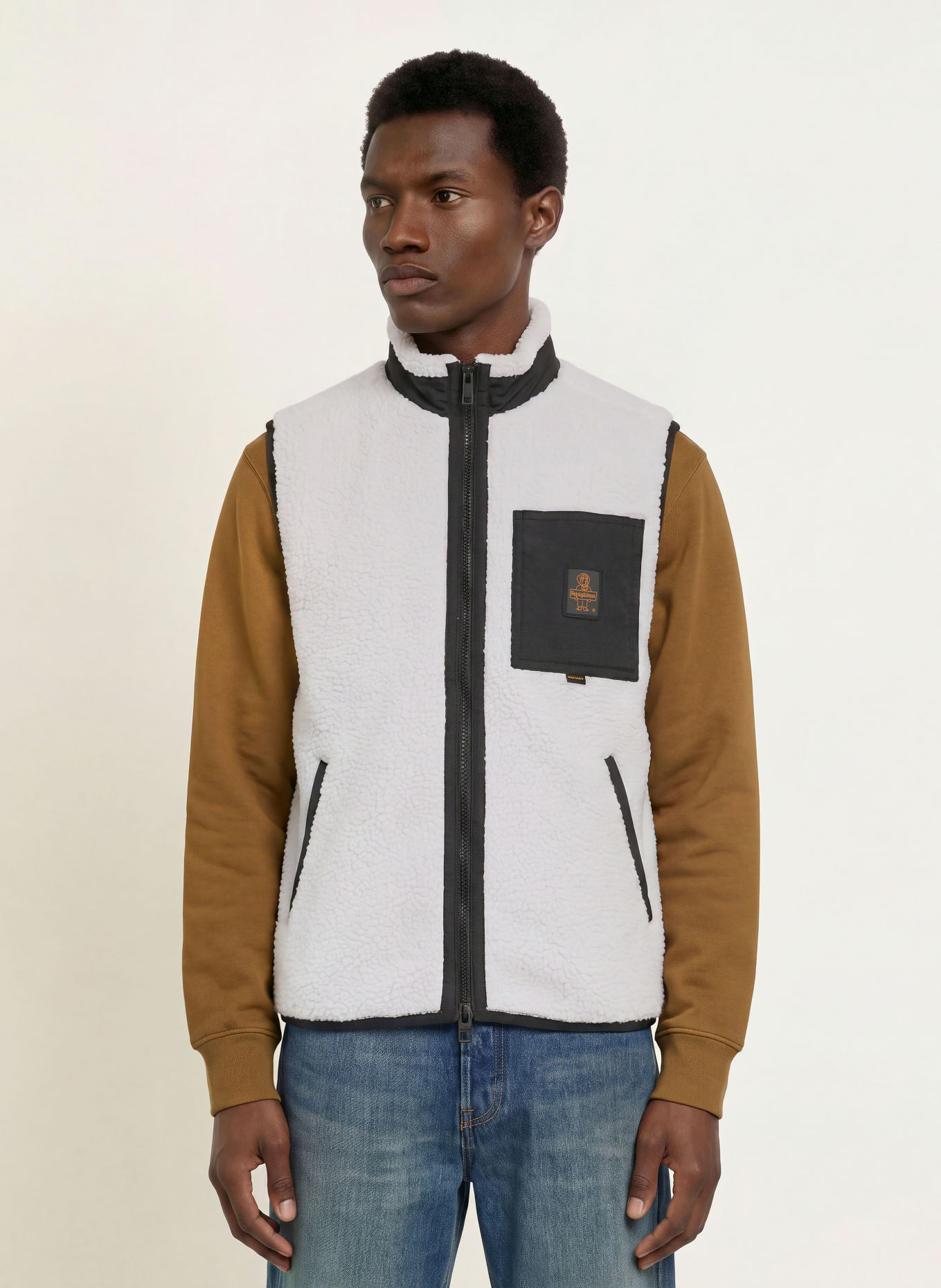 RefrigiWear Teddyfell-Weste YOSEMITE: WEISS / SCHWARZ