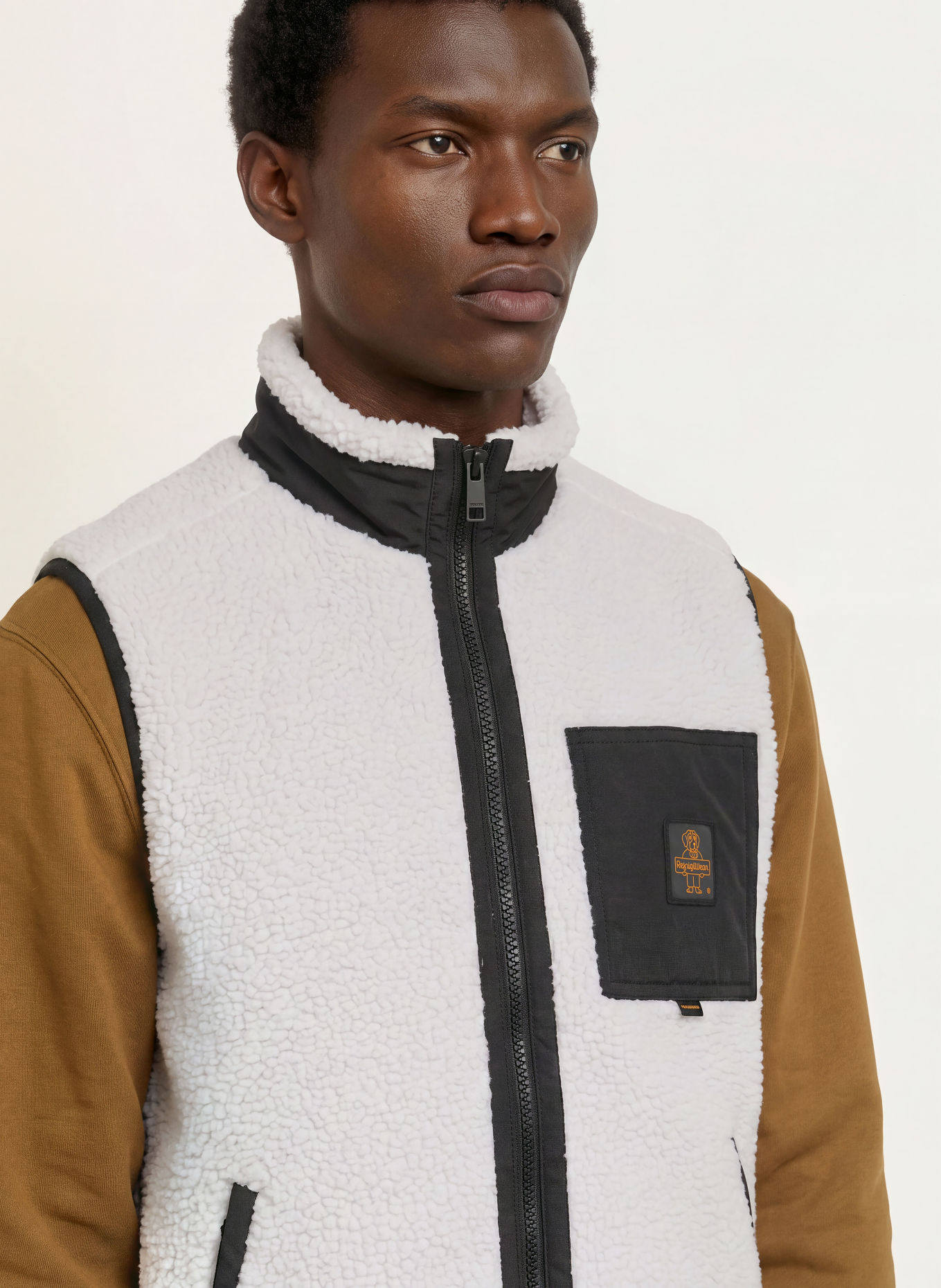 RefrigiWear Teddyfell-Weste YOSEMITE: WEISS / SCHWARZ