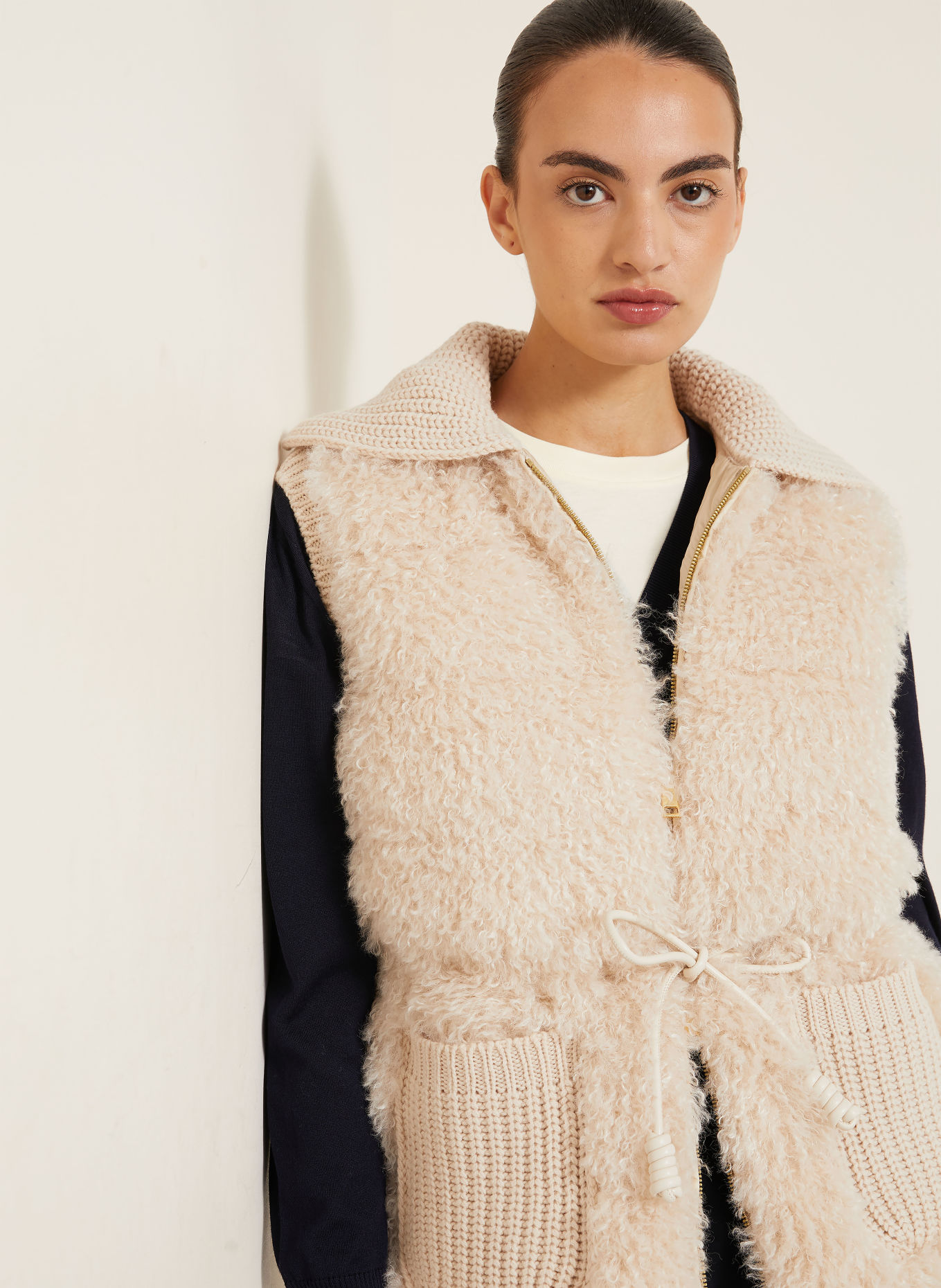 MONCLER Kamizelka puchowa z połączenia materiałów i sztucznego futra: BEŻOWY