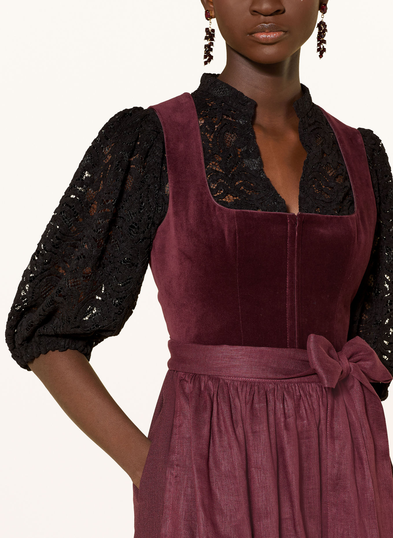 LIMBERRY Dirndlbluse LIA aus Spitze mit 3/4-Arm: SCHWARZ