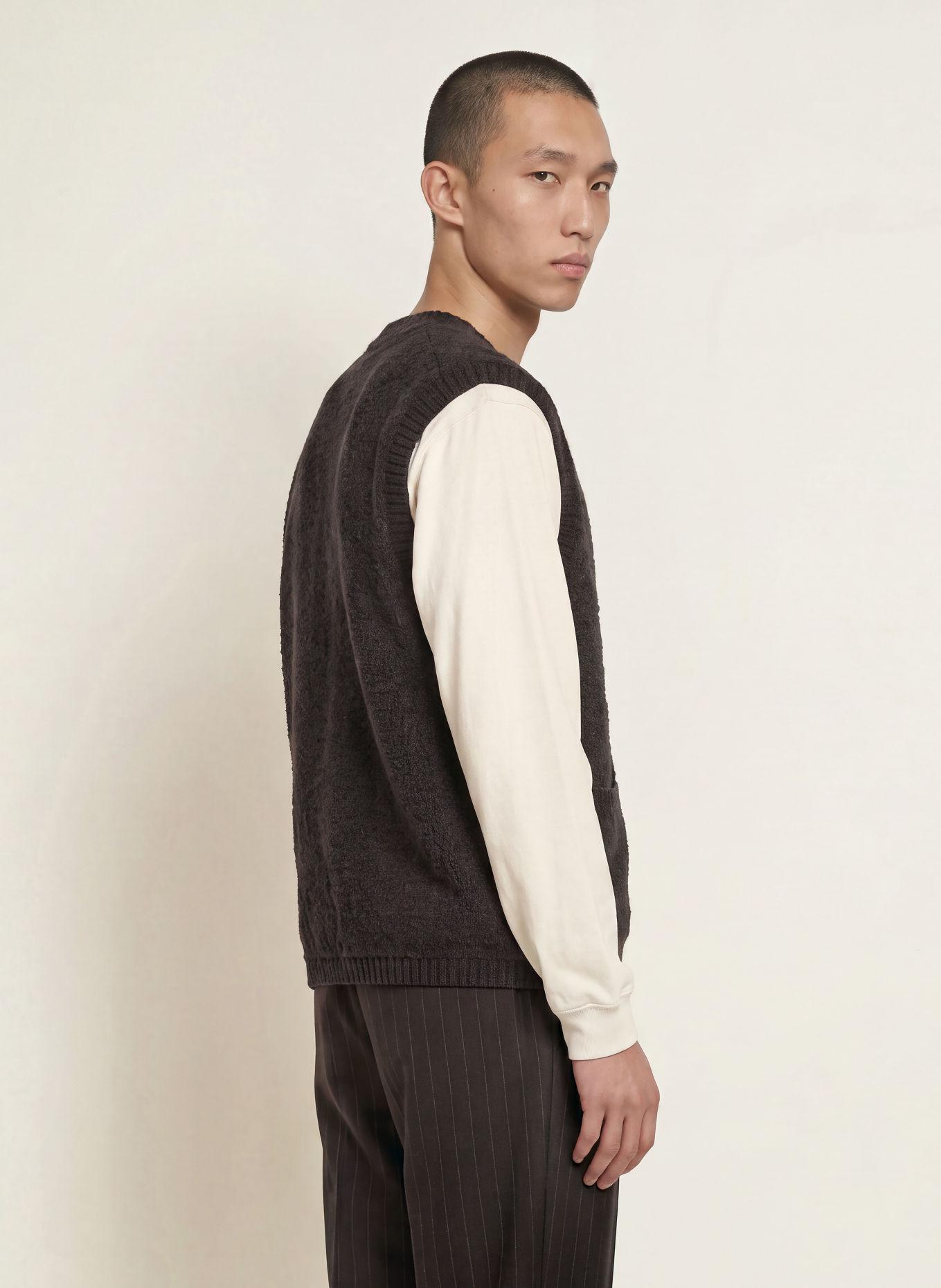 NN.07 Gilet en maille: MARRON FONCÉ