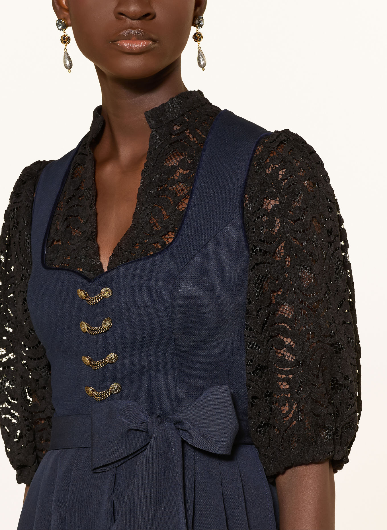 Heimatglück Tracht Dirndl LEONORA: DONKERBLAUW