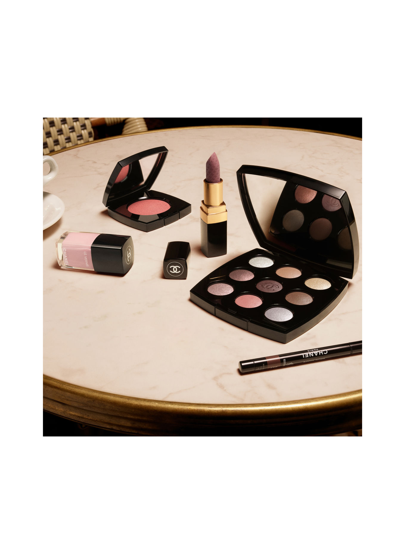 CHANEL LE VERNIS: 469 COCO